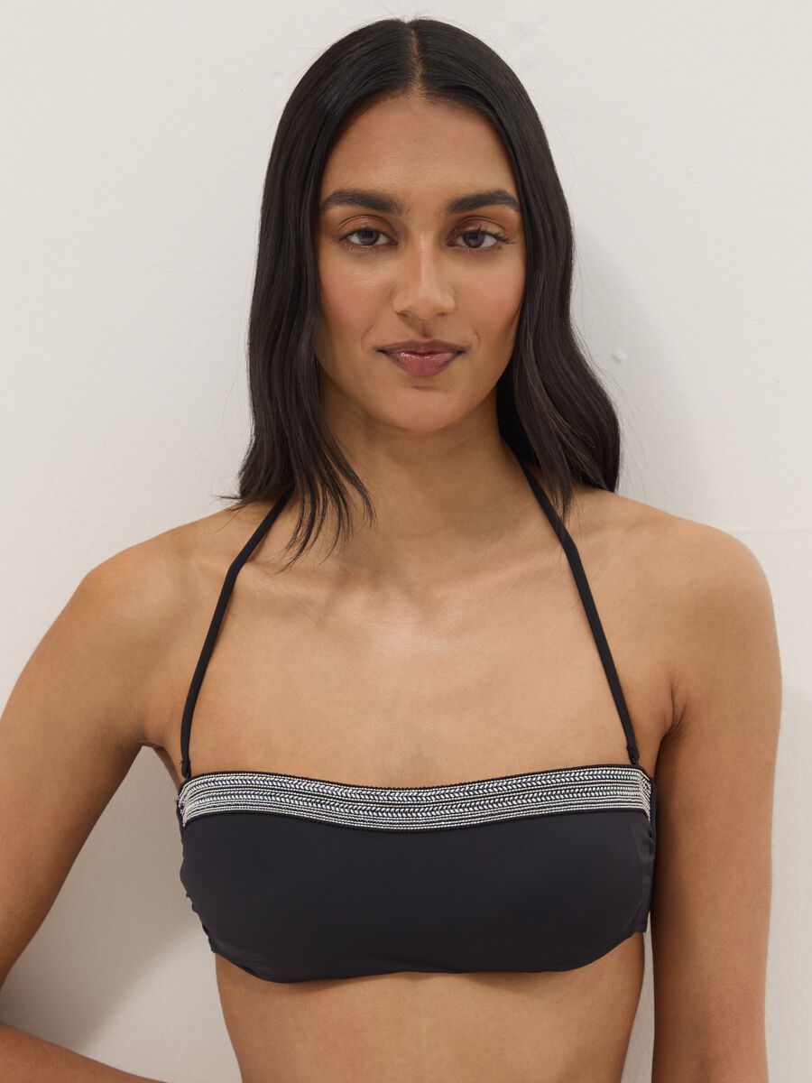 Top bikini a fascia in tessuto elasticizzato nero con perline_0