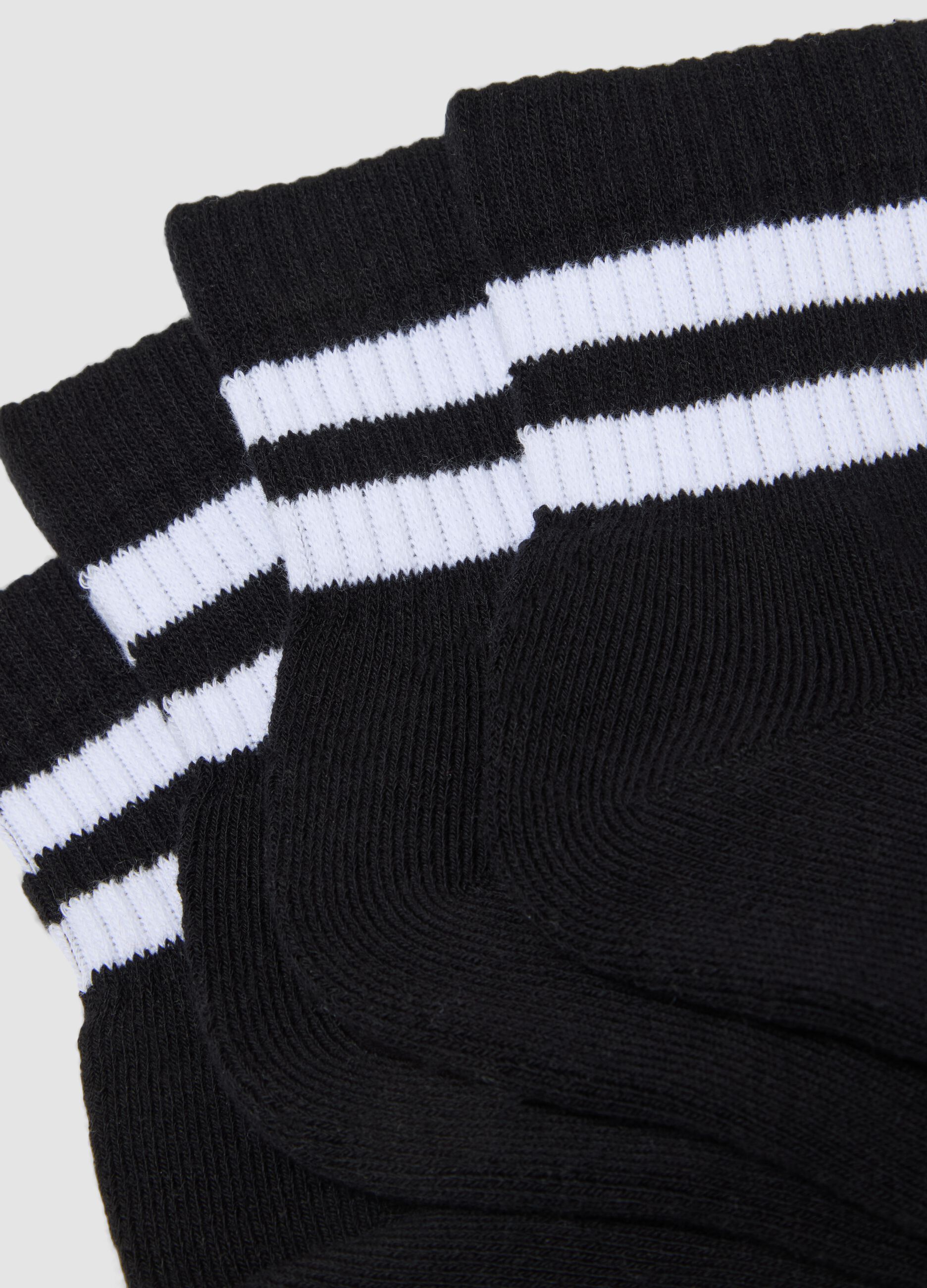 Three-pack of black sports socks in stretch organic cotton