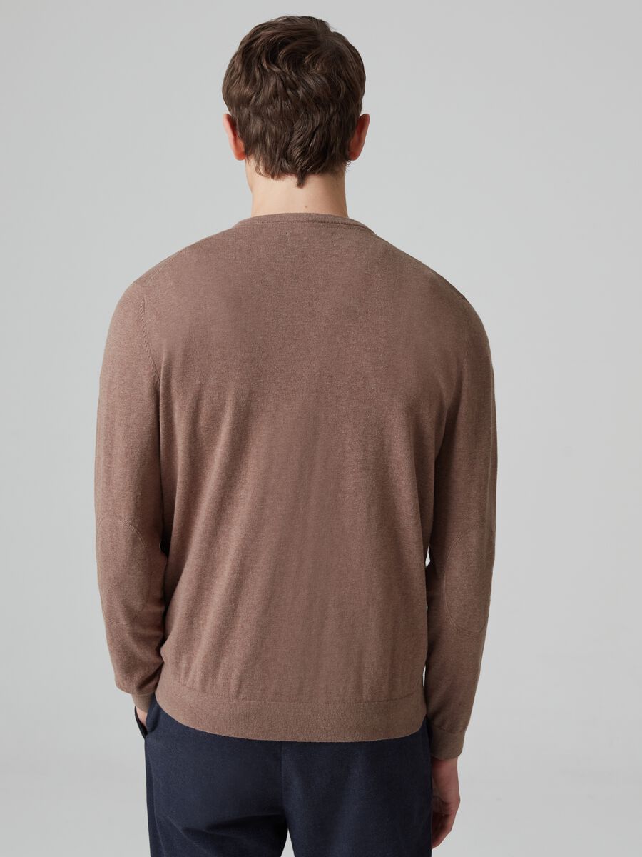 Pullover in cotone seta e cashmere con toppe_2