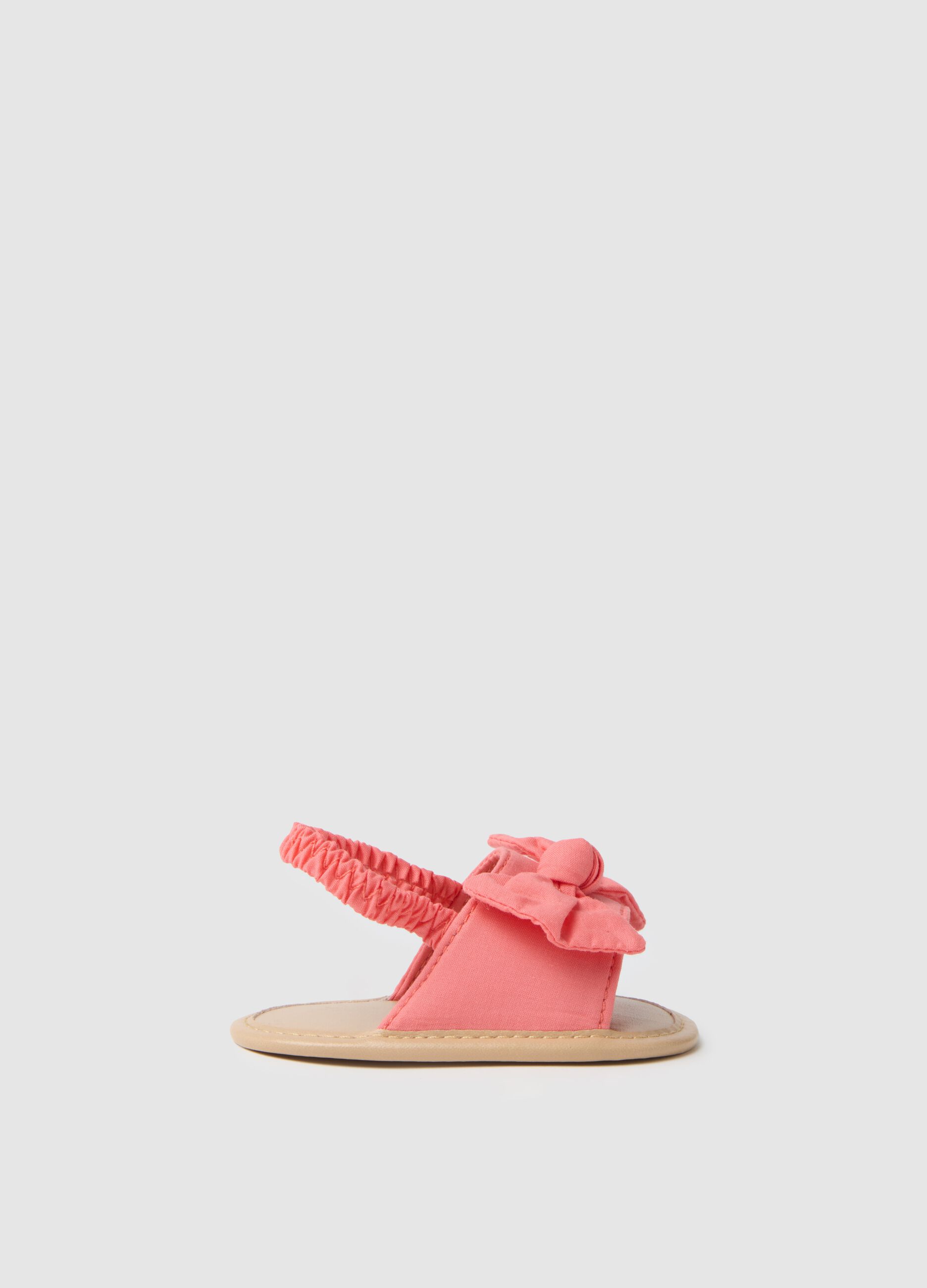 Sandali da bambina in cotone rosa con fiocco