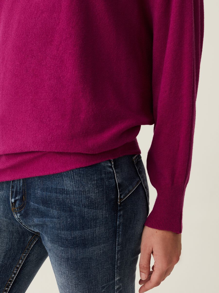 Maglia oversize con scollo a barca_3