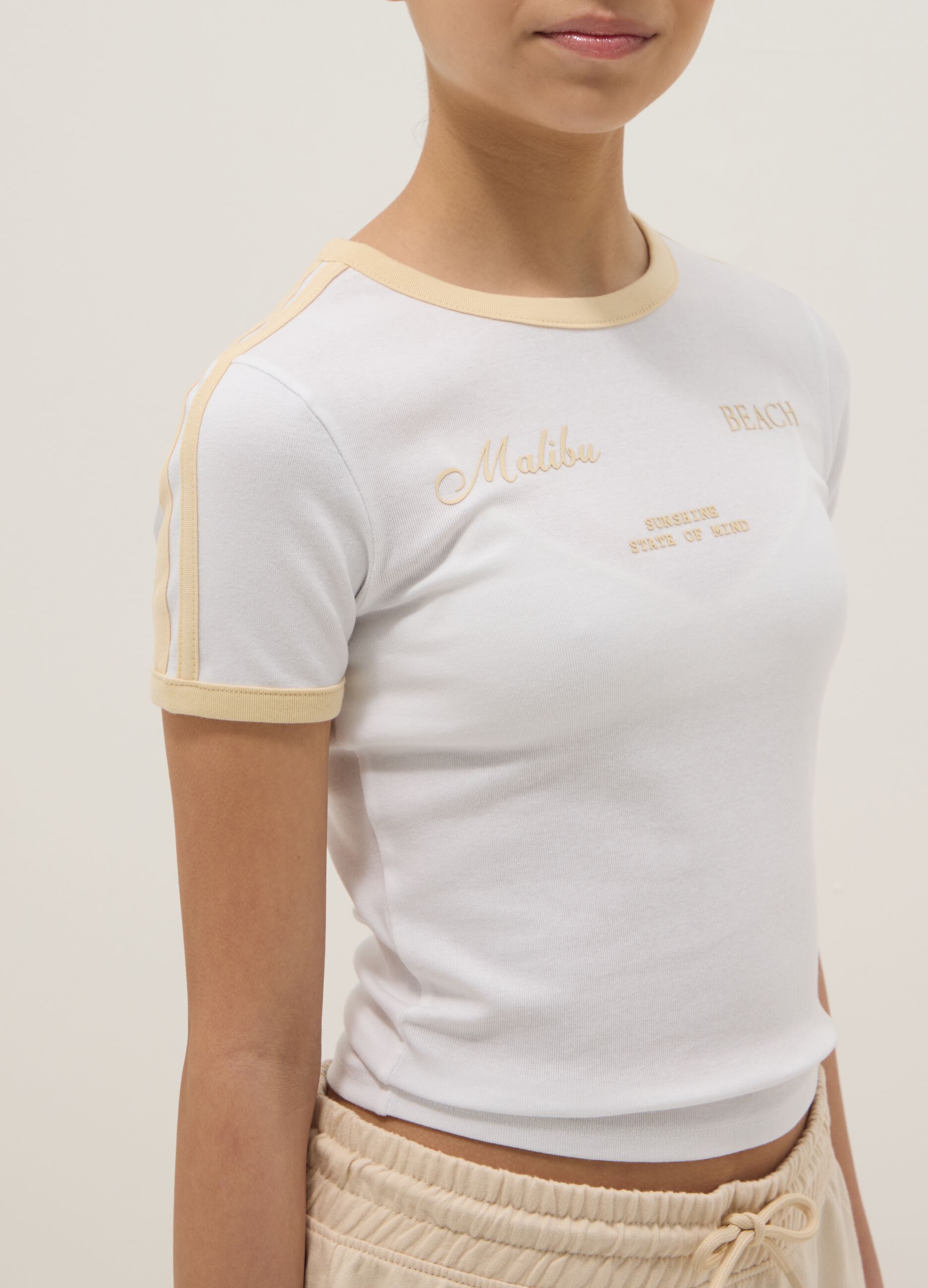 Girls&rsquo; white stretch cotton T-shirt, regular fit