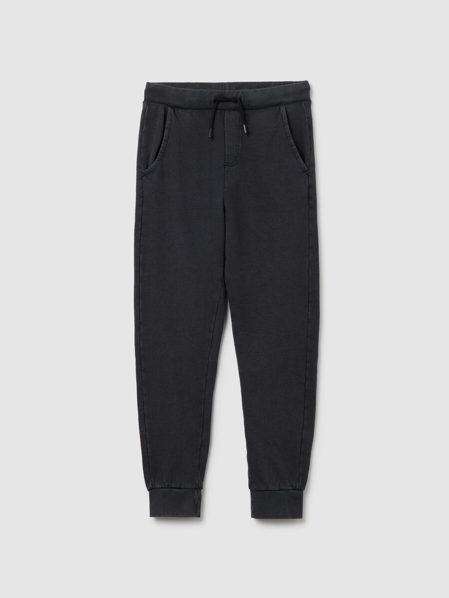 Boys' black cotton blend jogger trousers in over fit_3