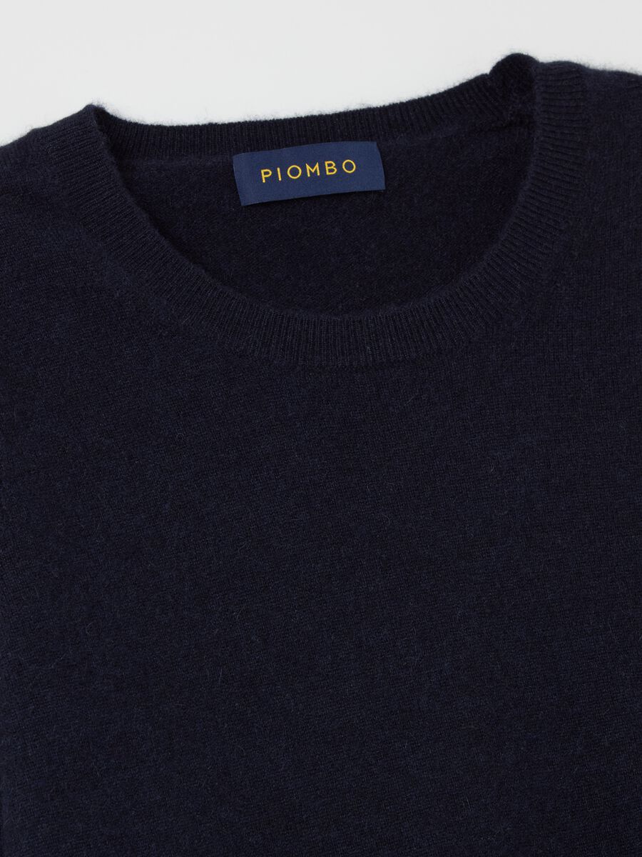 Cashmere pullover with round neck_5