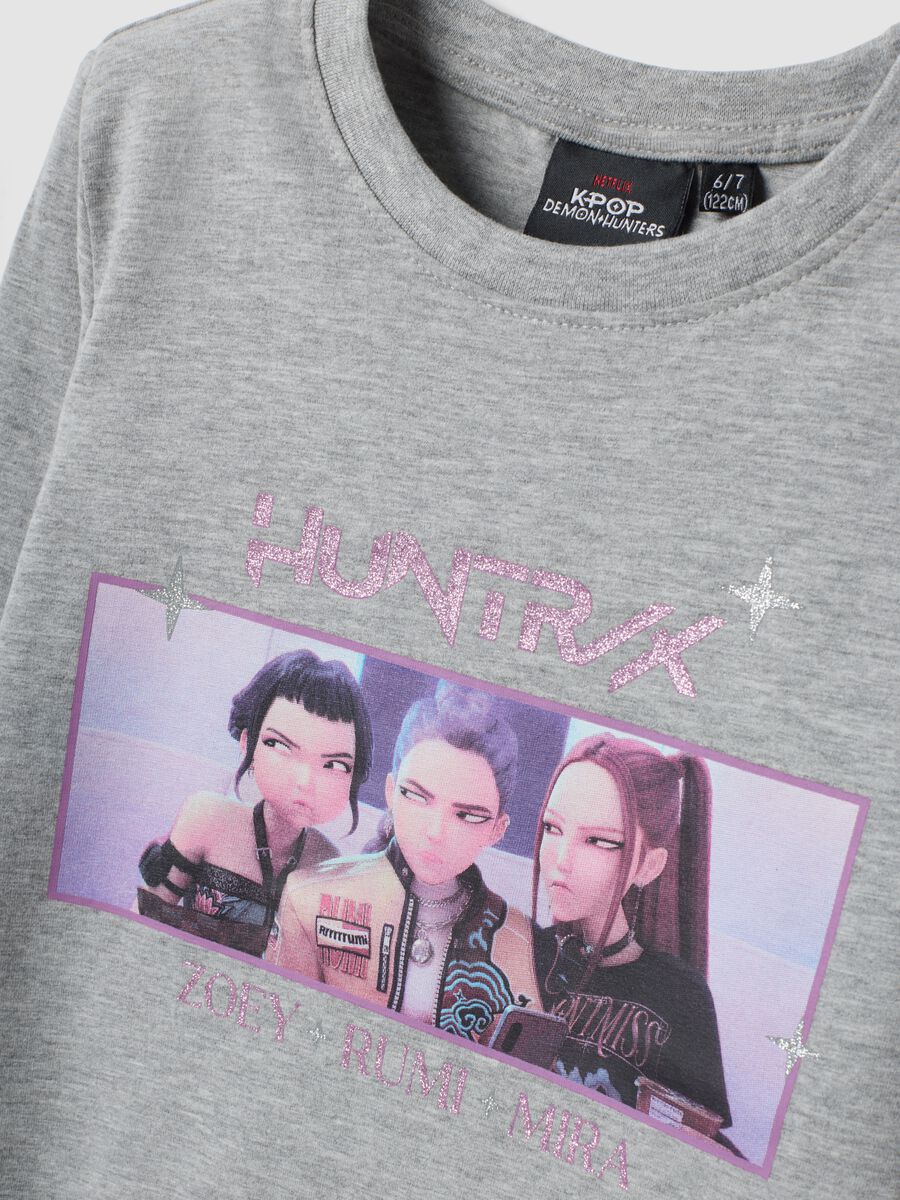 T-shirt grigia in cotone elasticizzato con stampa K-Pop Demon Hunters_2