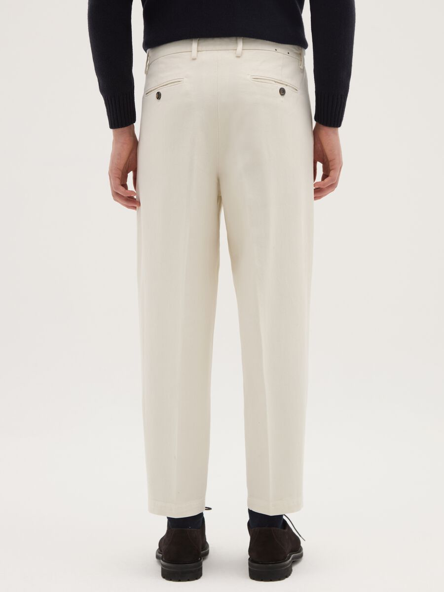 Pantaloni chino beige in puro cotone regular fit_2