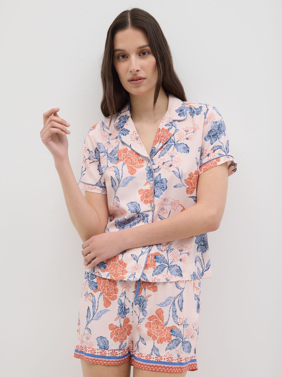 Short orange pyjamas with floral print_1