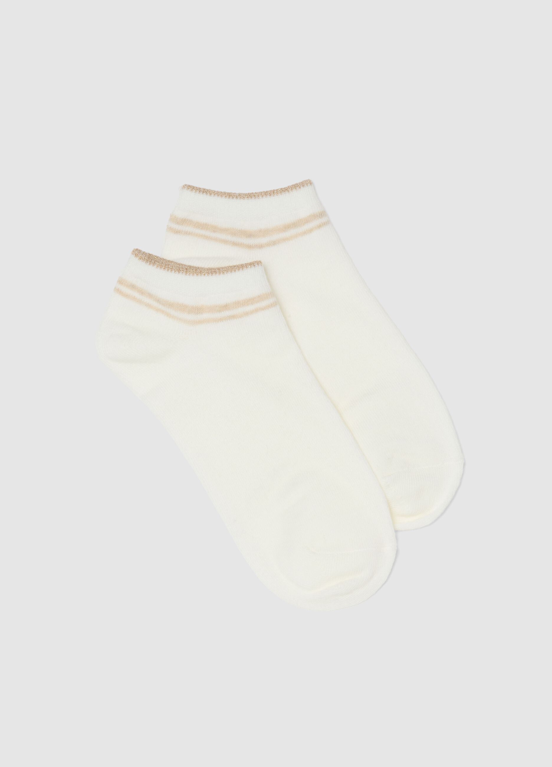 White ankle socks in stretchy cotton blend with stripes