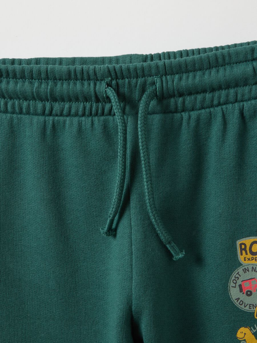 Regular fit green pure cotton sweatshirt and trousers set for boys_3