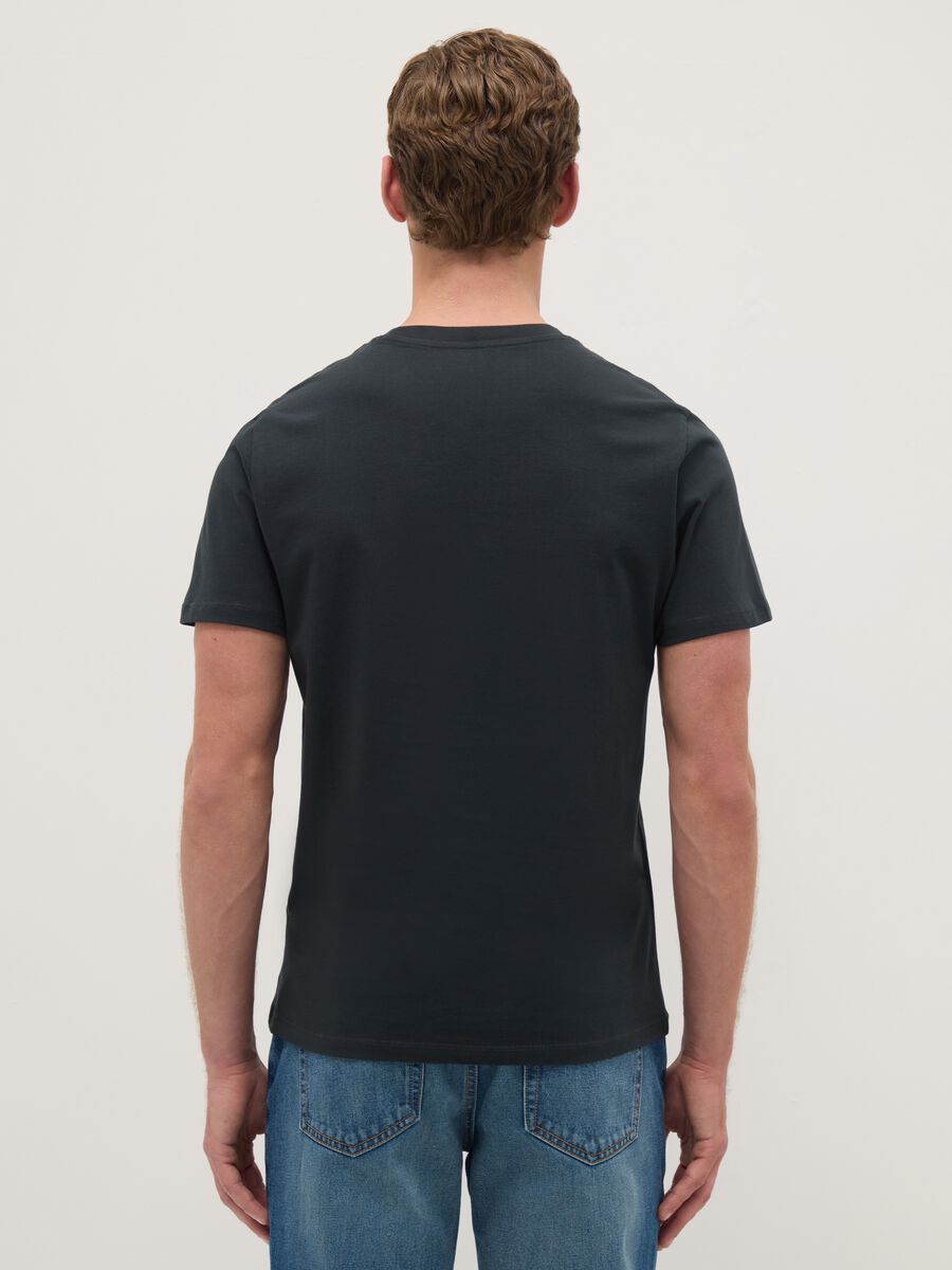 Black pure cotton regular fit t-shirt_2