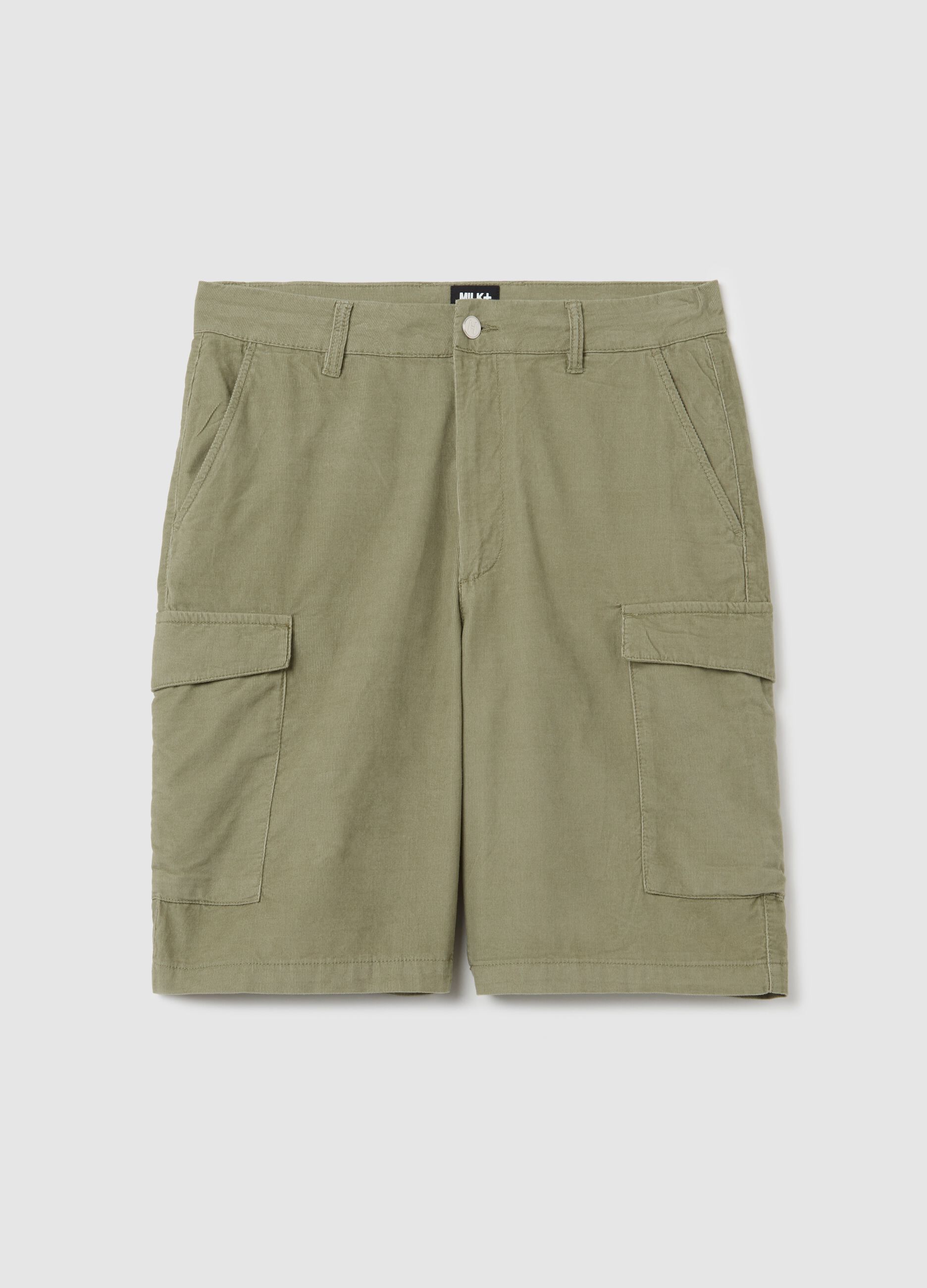 Green cargo Bermuda shorts in cotton