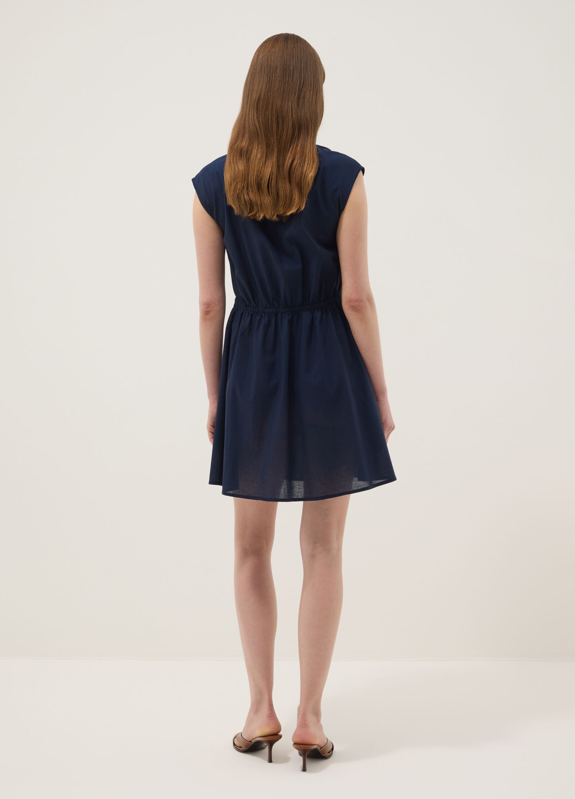 Abito blu in puro cotone con scollo a V