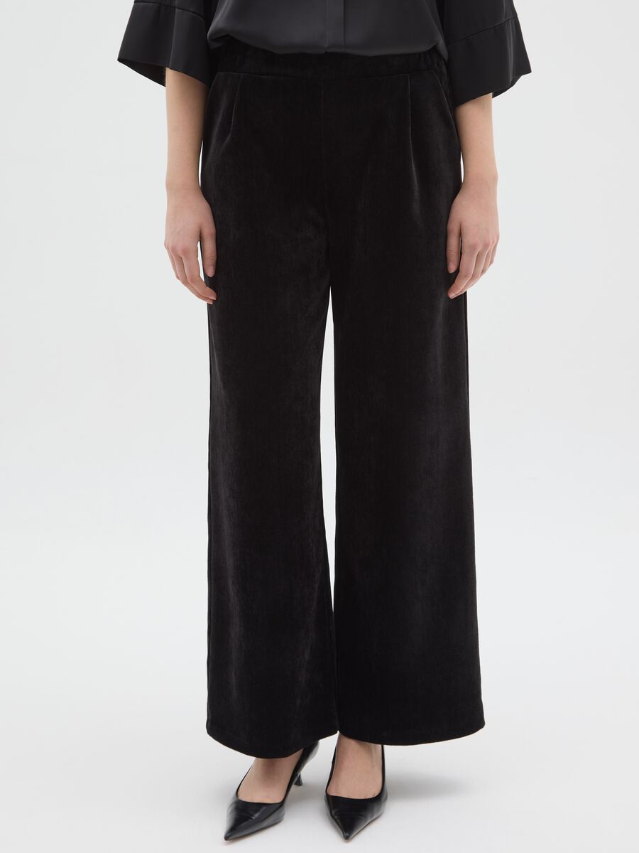 Black regular fit trousers_1