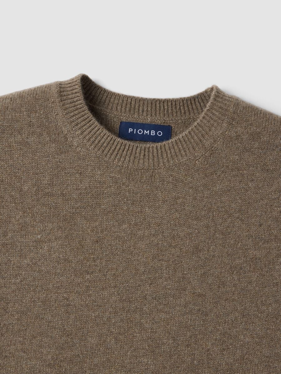 Maglia marrone in puro cashmere a girocollo regular fit_1