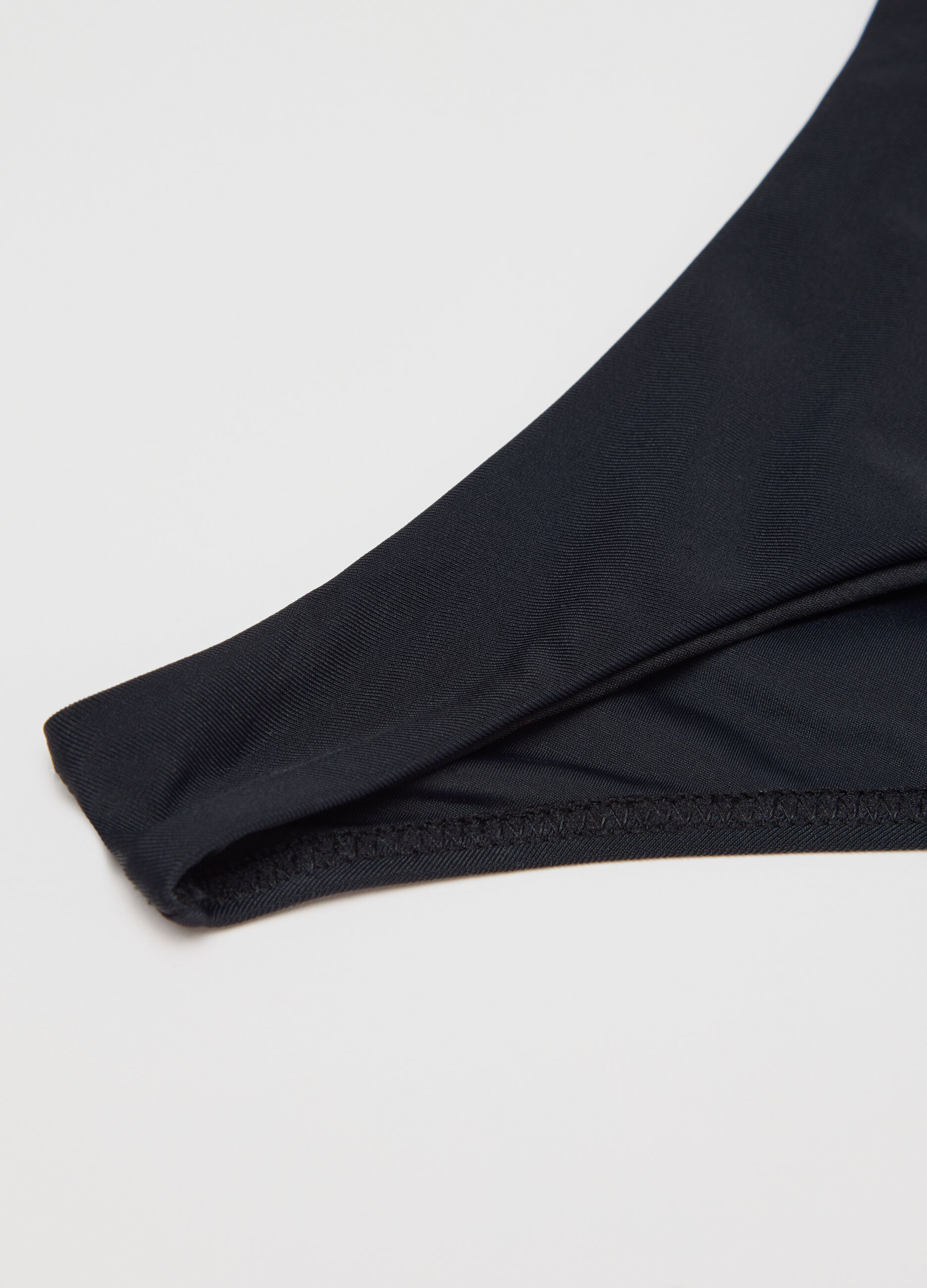 Black bikini briefs
