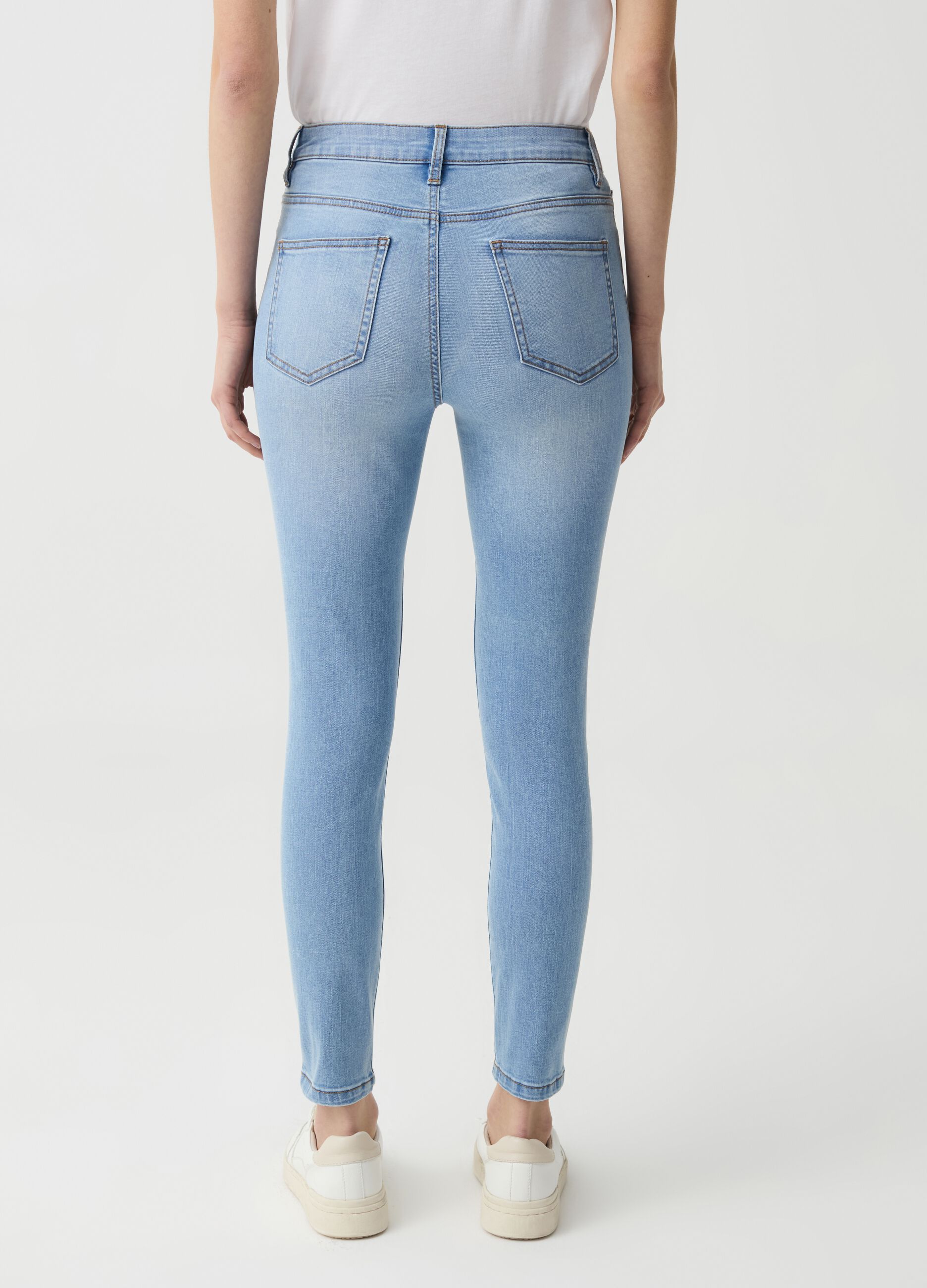 Skinny-fit cropped jeans with five pockets