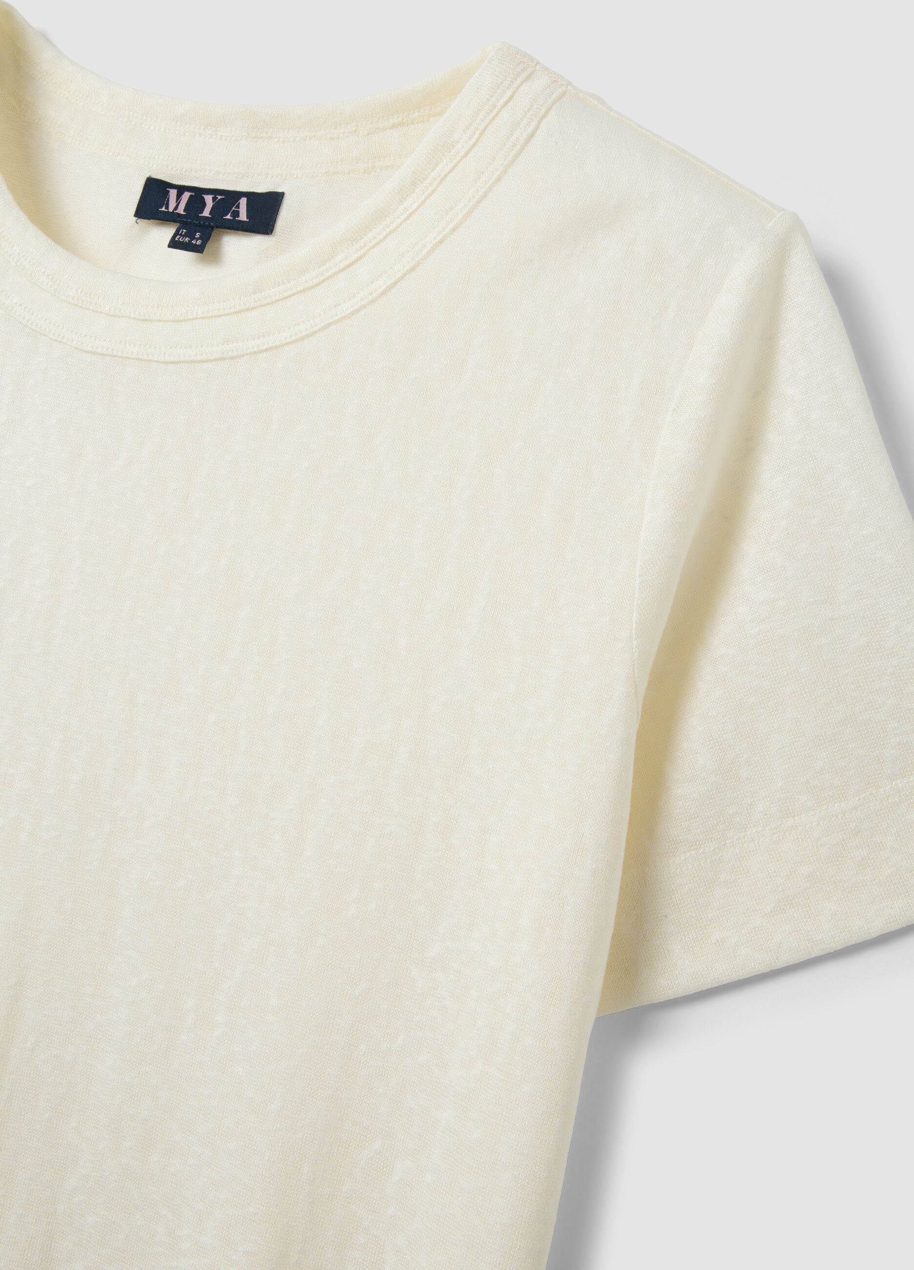 T-shirt bianca in misto viscosa a maniche corte regular fit