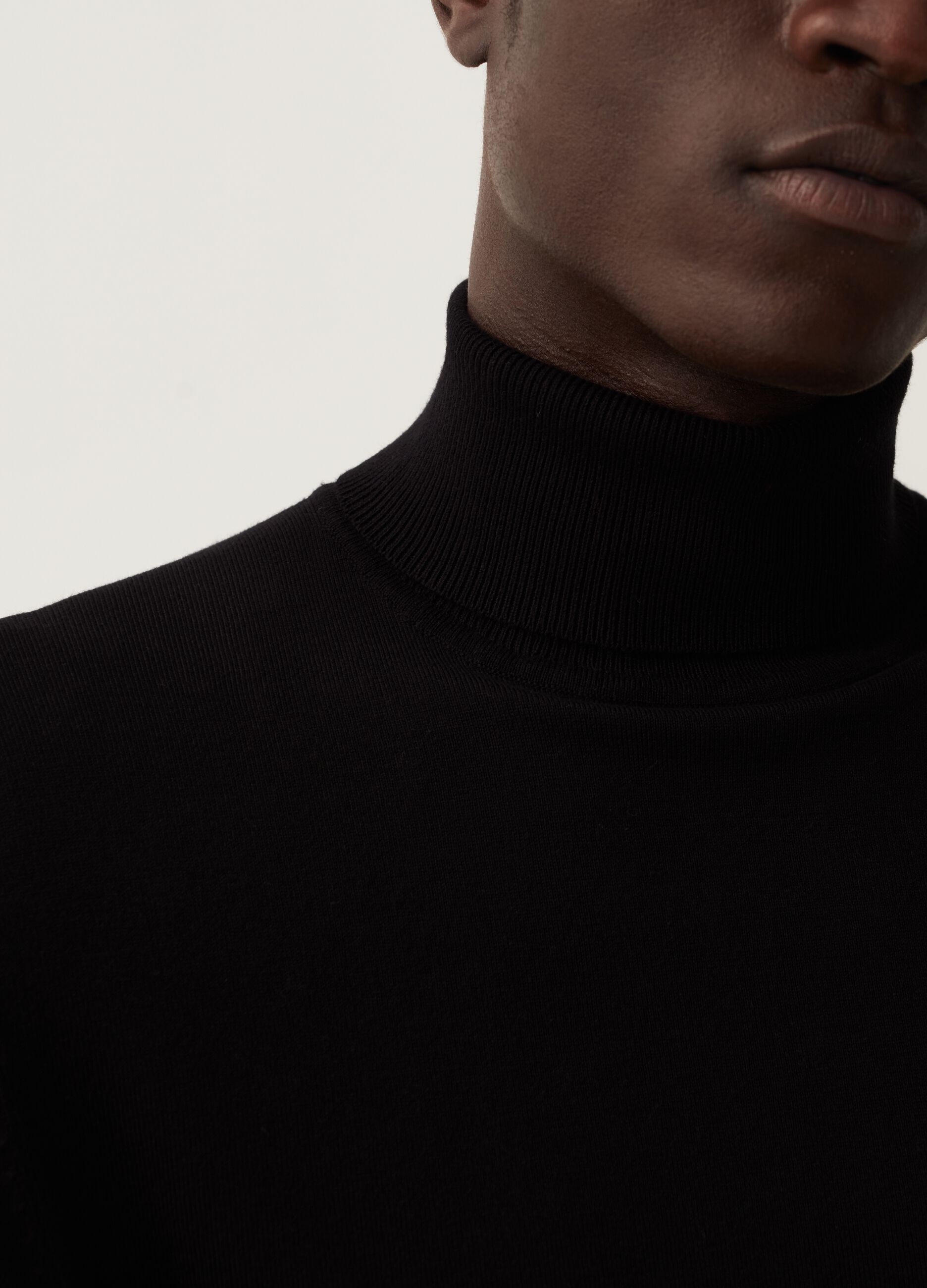 Pullover a collo alto_3