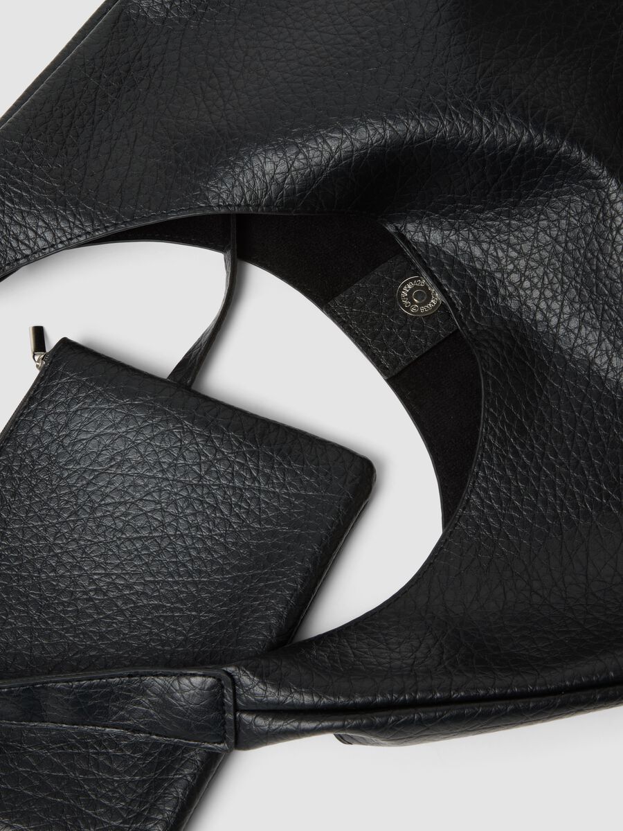 Black hammered-effect shoulder bag with pouch_1