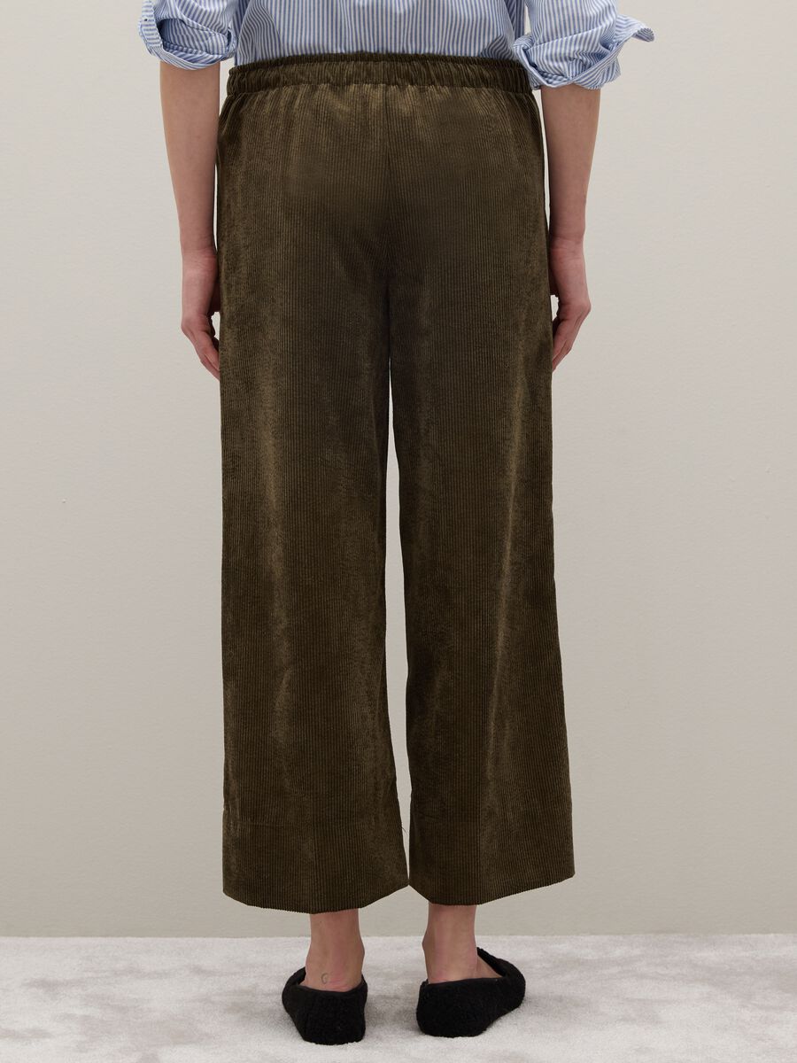 Pantaloni verdi in puro cotone a costine regular fit_2