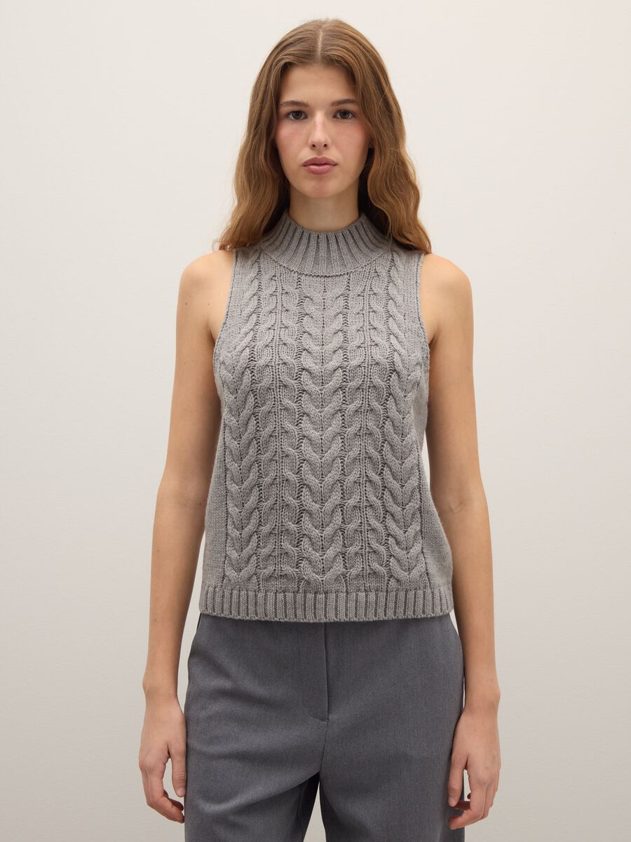 Regular fit grey high collar knitted vest_0