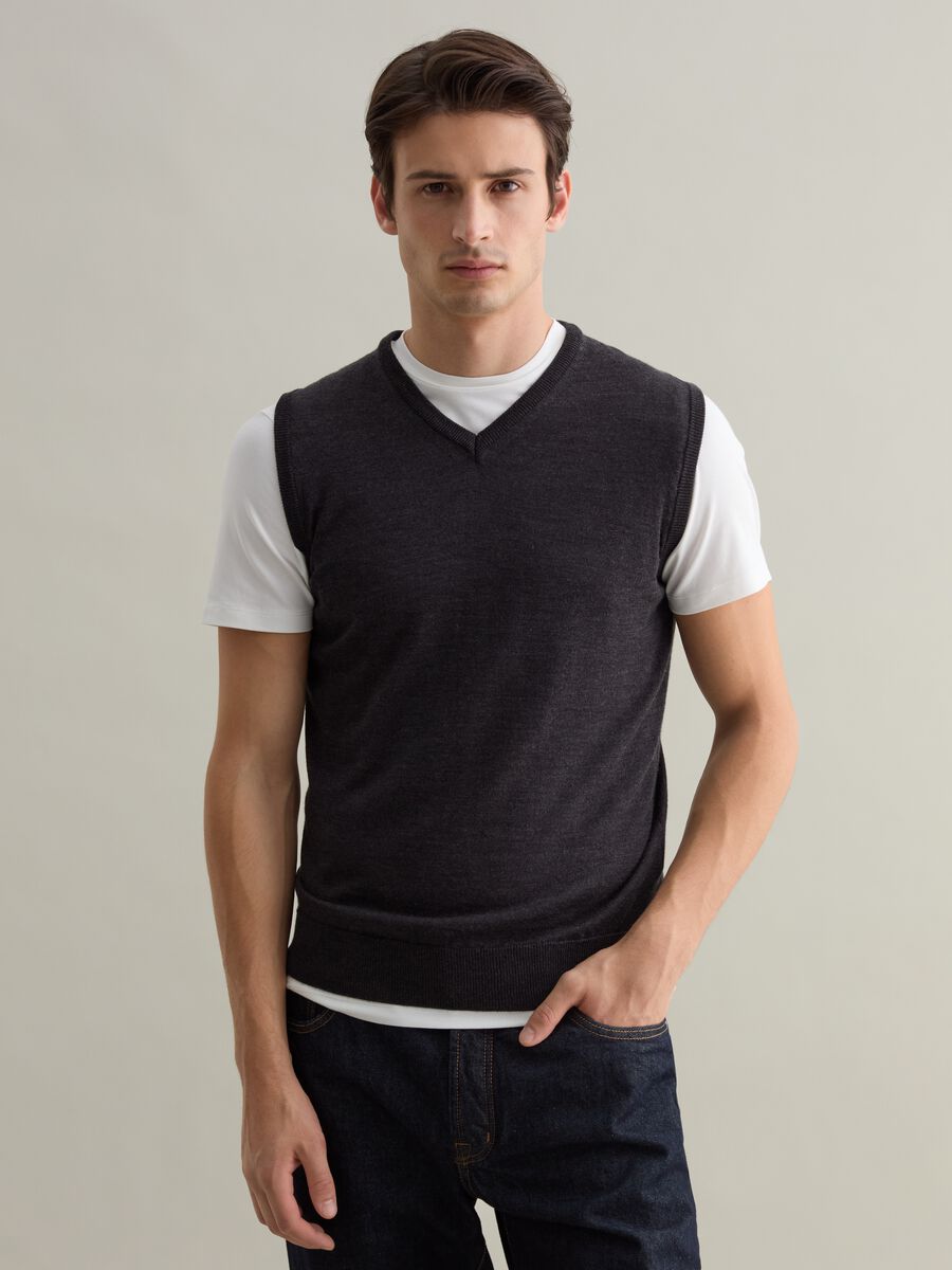 V-neck Merino wool waistcoat_0