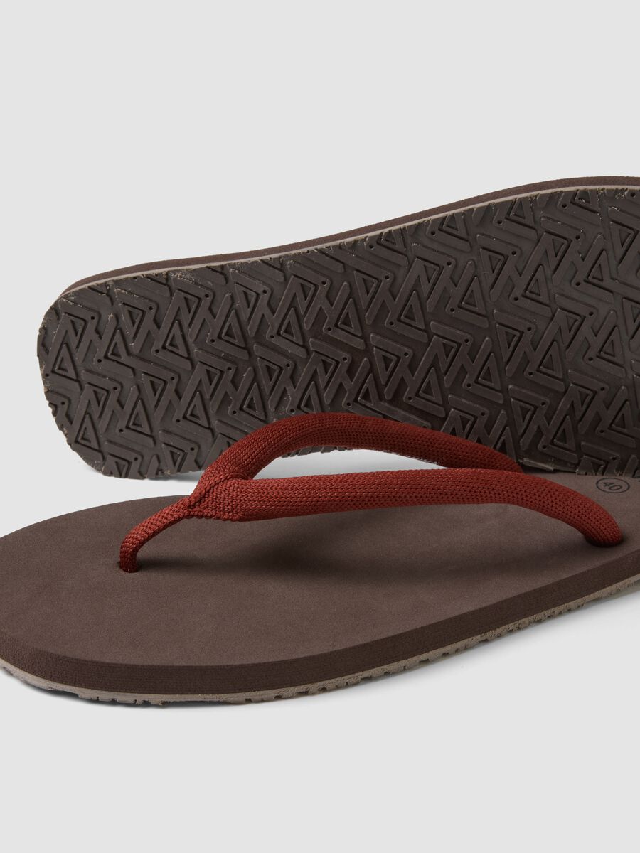 Infradito marroni con cinturini spessi_1