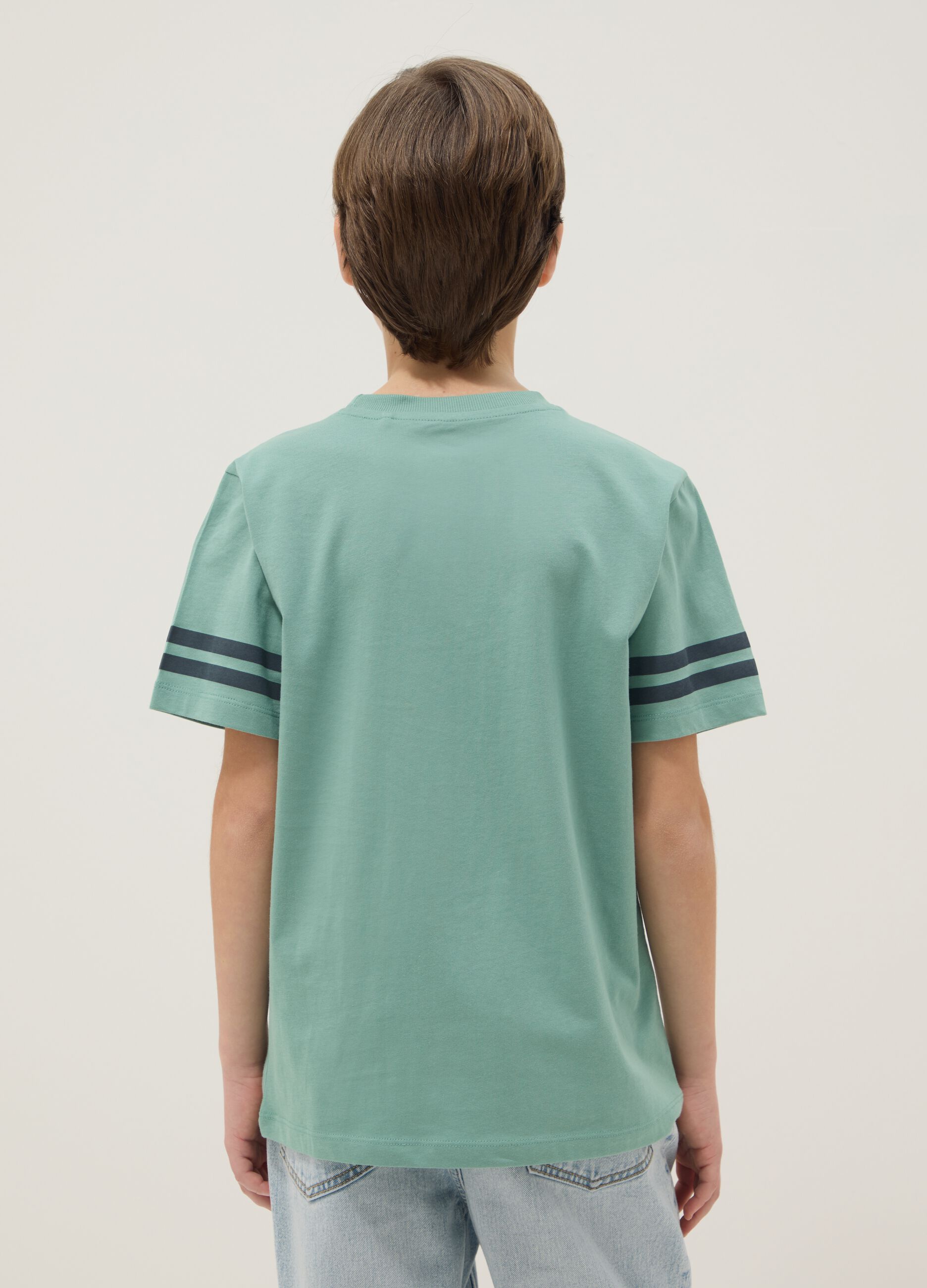 Boys&rsquo; green pure cotton T-shirt with graphic details, regular fit