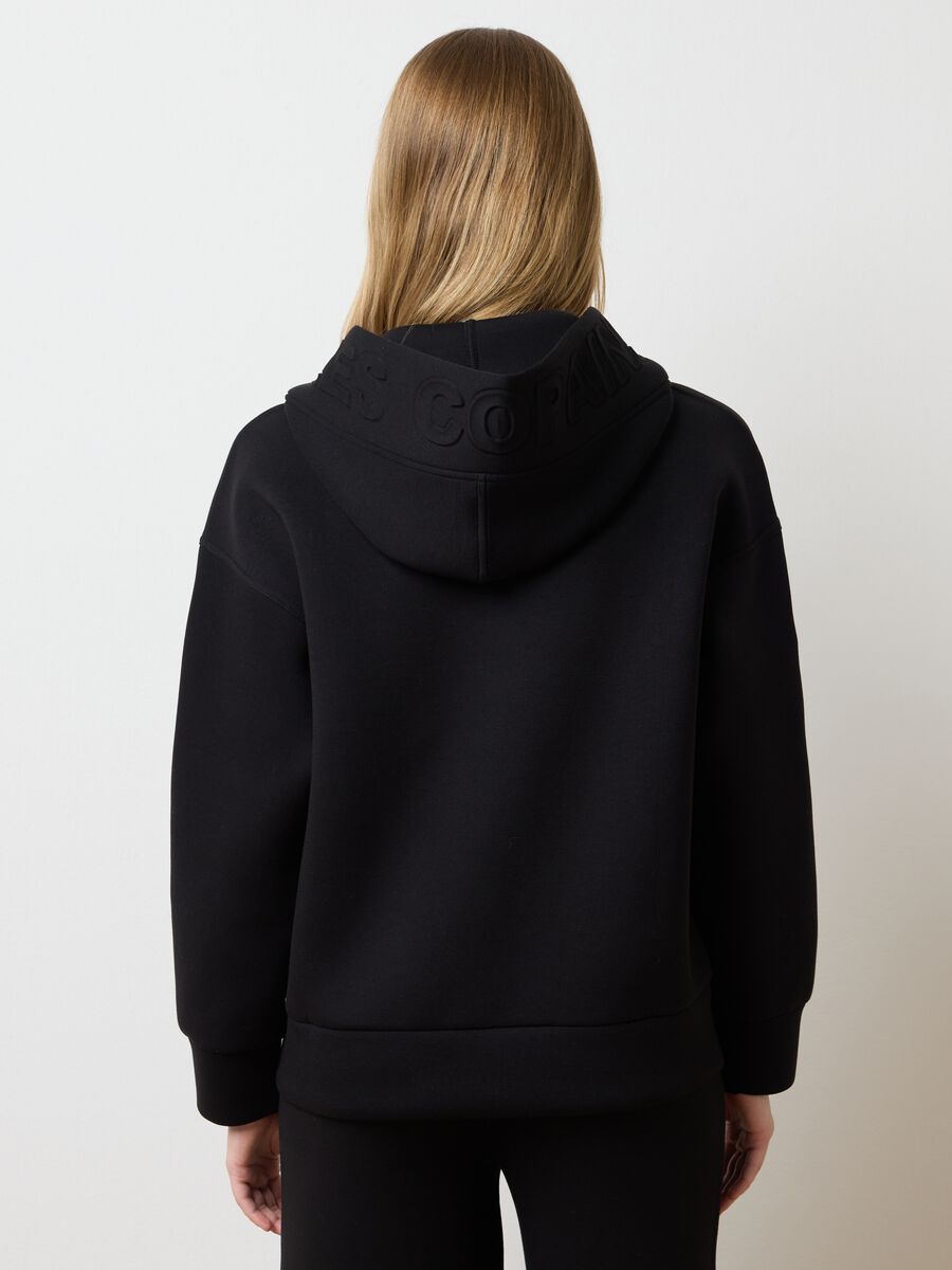 Felpa nera con cappuccio e zip _3