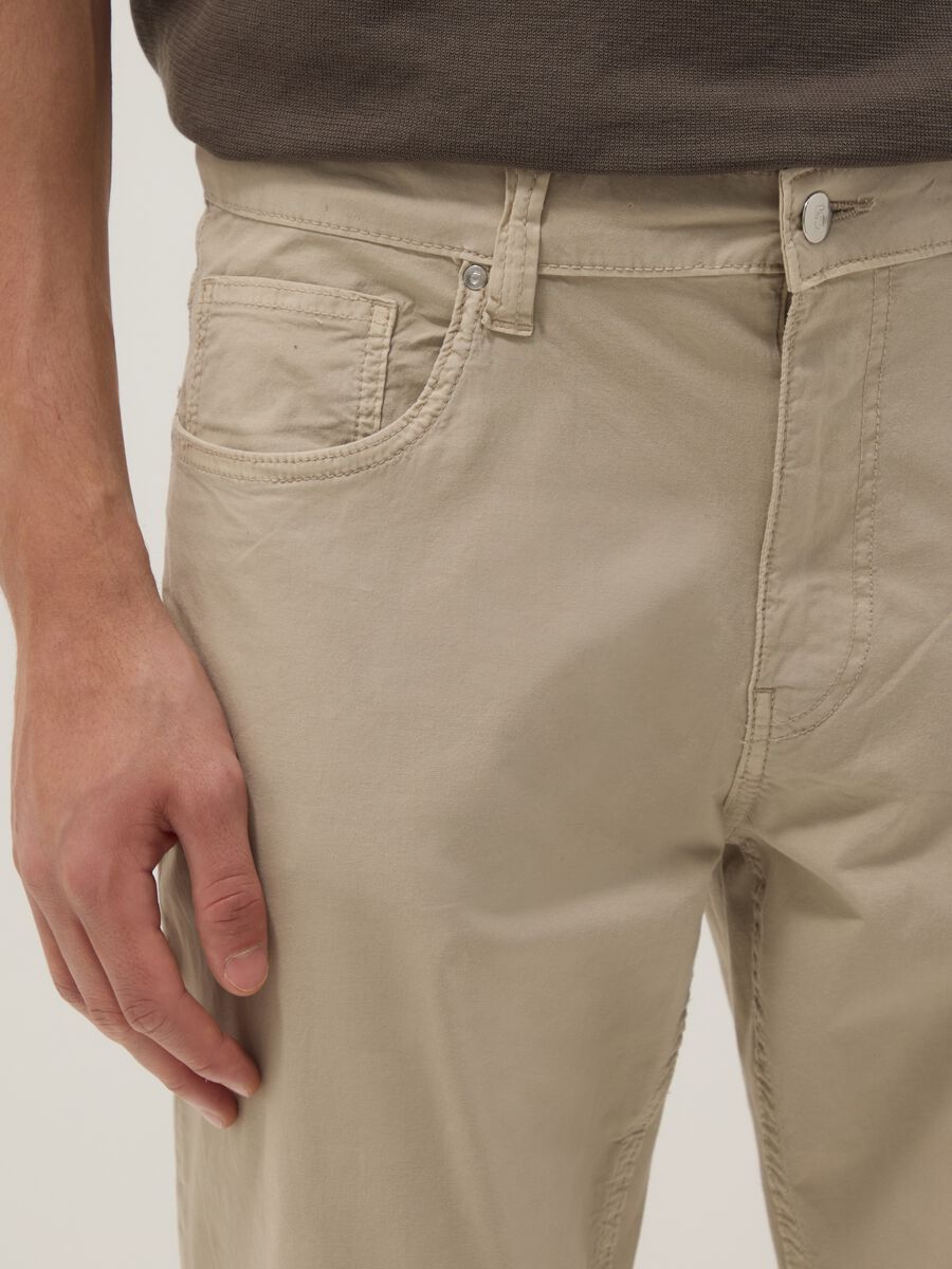 Pantaloni beige in cotone elasticizzato slim fit_3