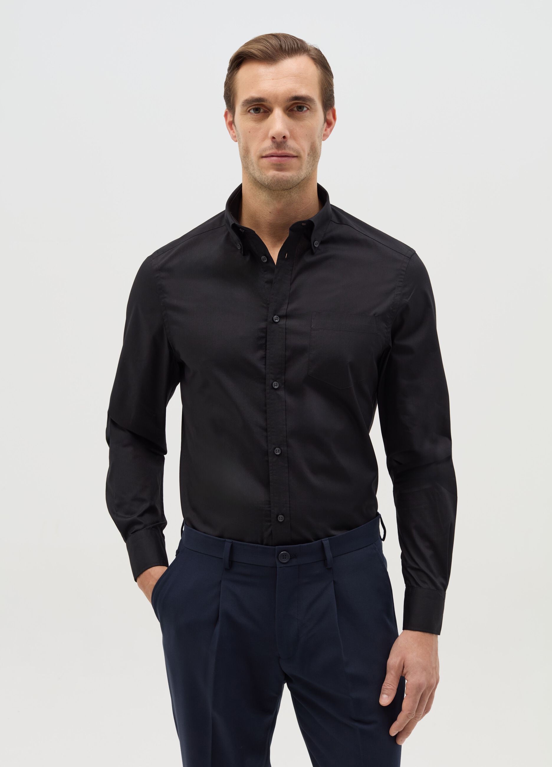 Regular-fit easy-iron shirt with button-down collar