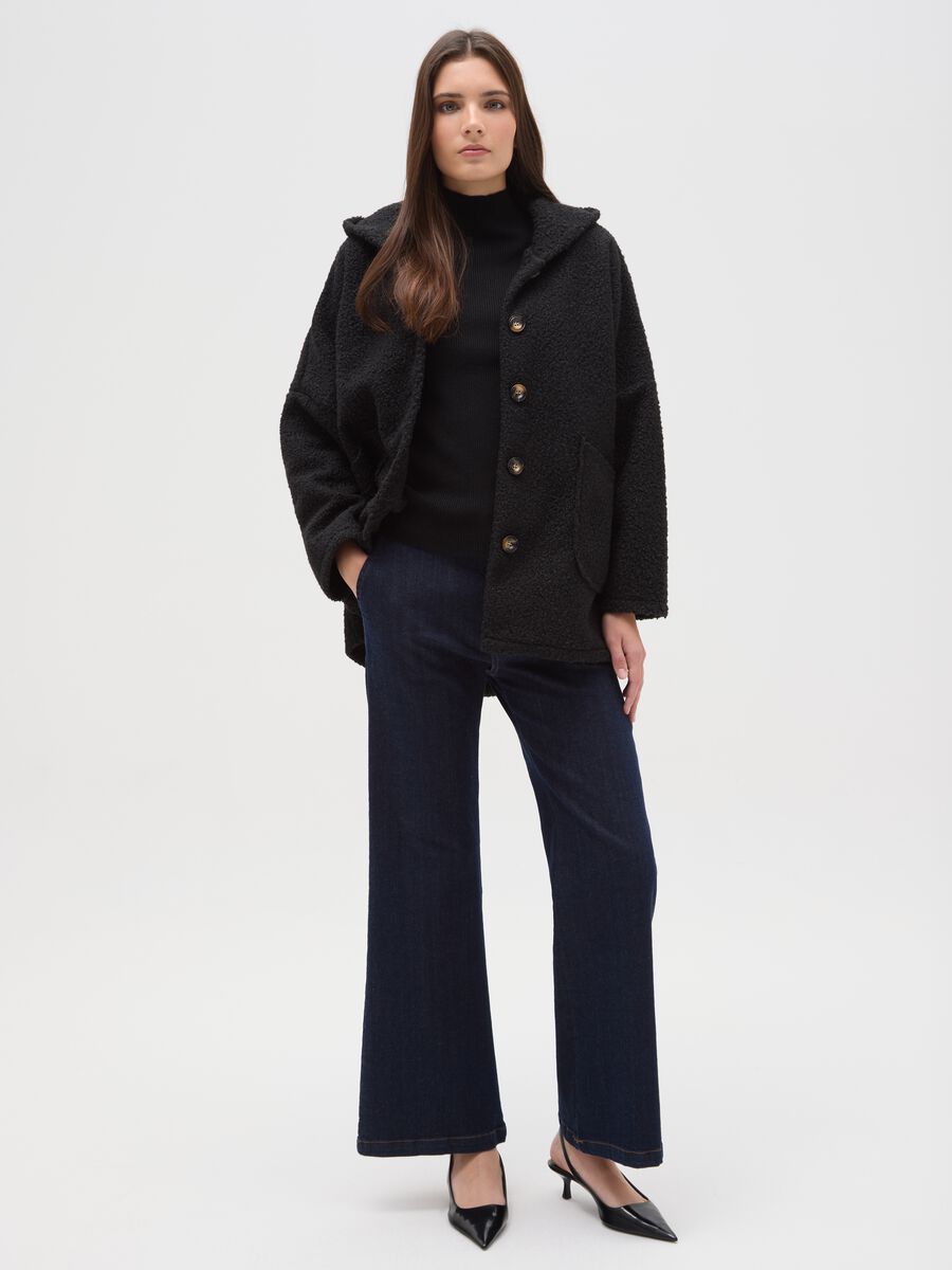 Cappotto nero regular fit con bottoni e cappuccio_1