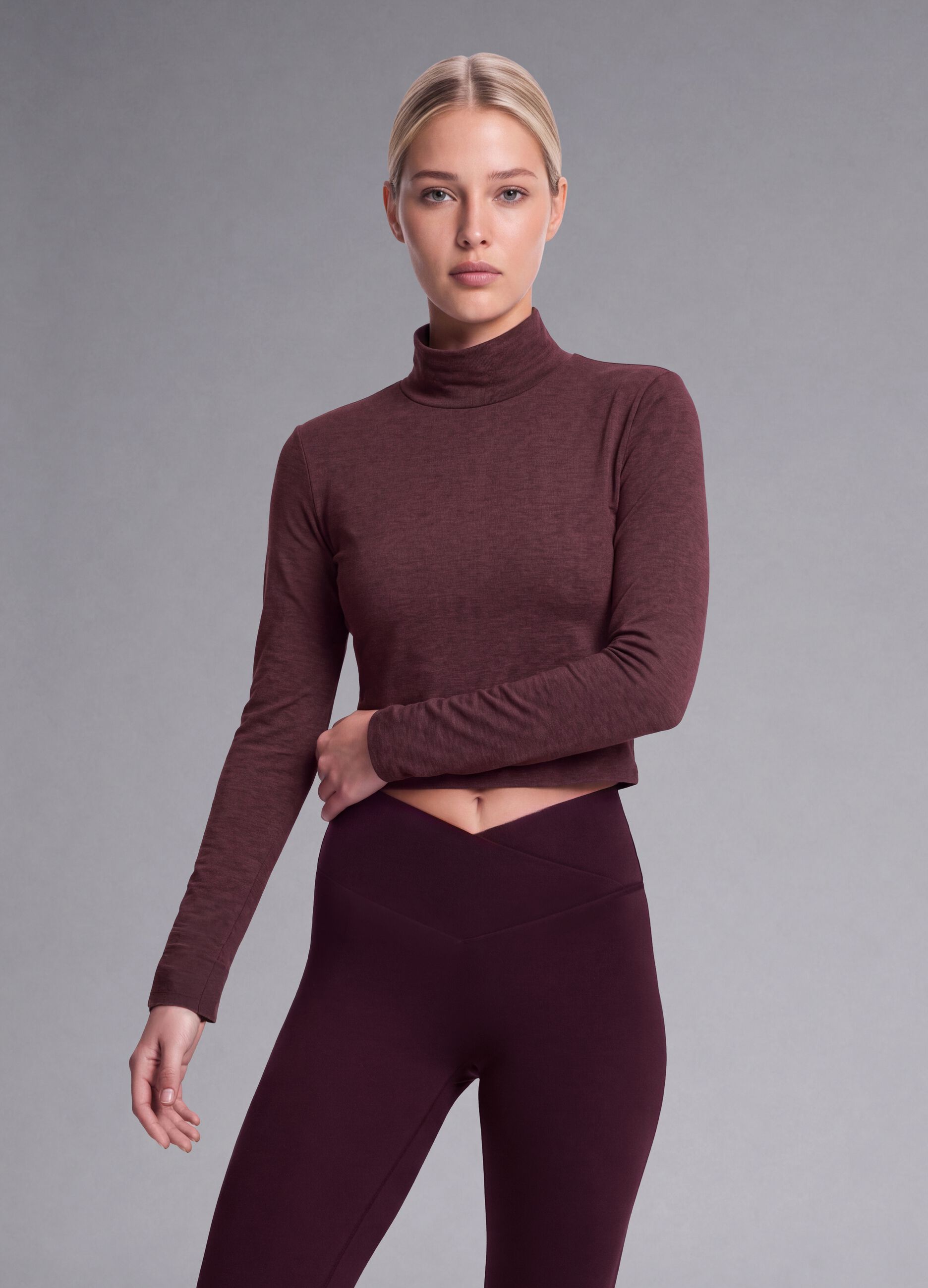 Purple cropped stretch T-shirt with high neck