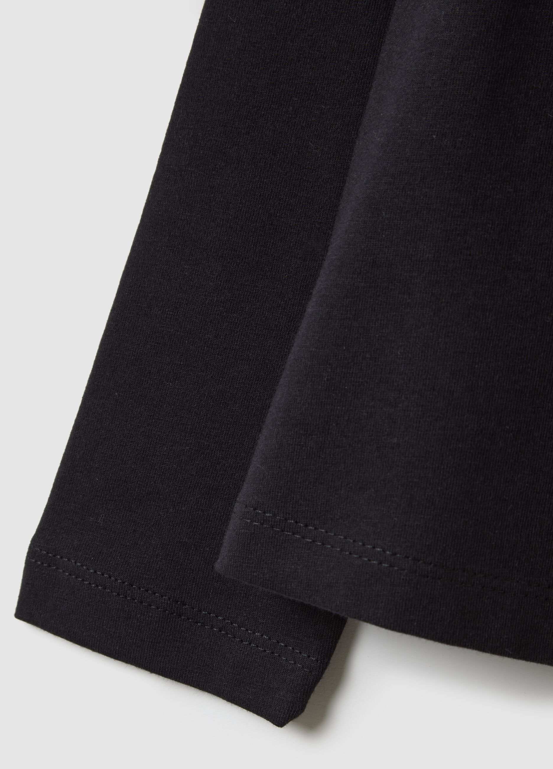 Maglia da bambina in cotone elasticizzato nero regular fit con stella
