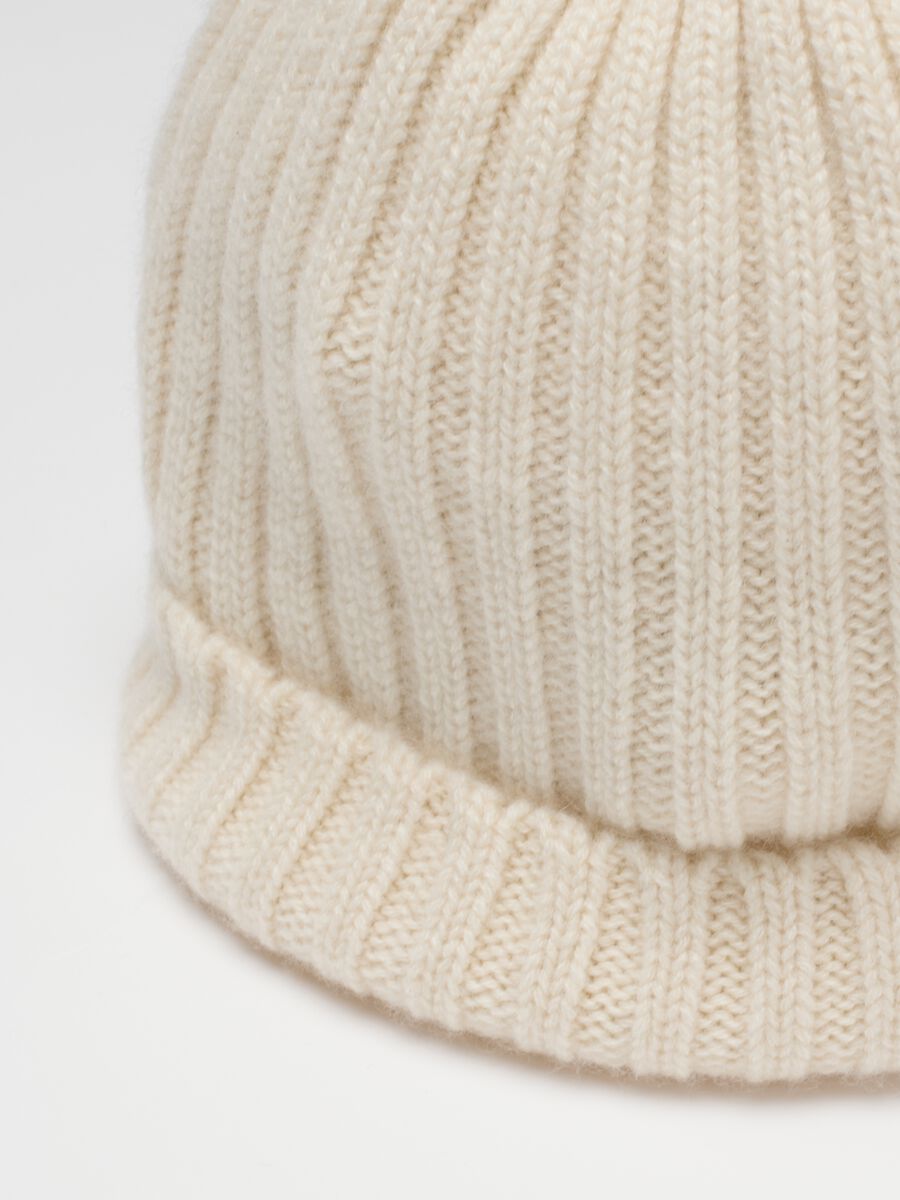 Cappello in puro cashmere beige_2