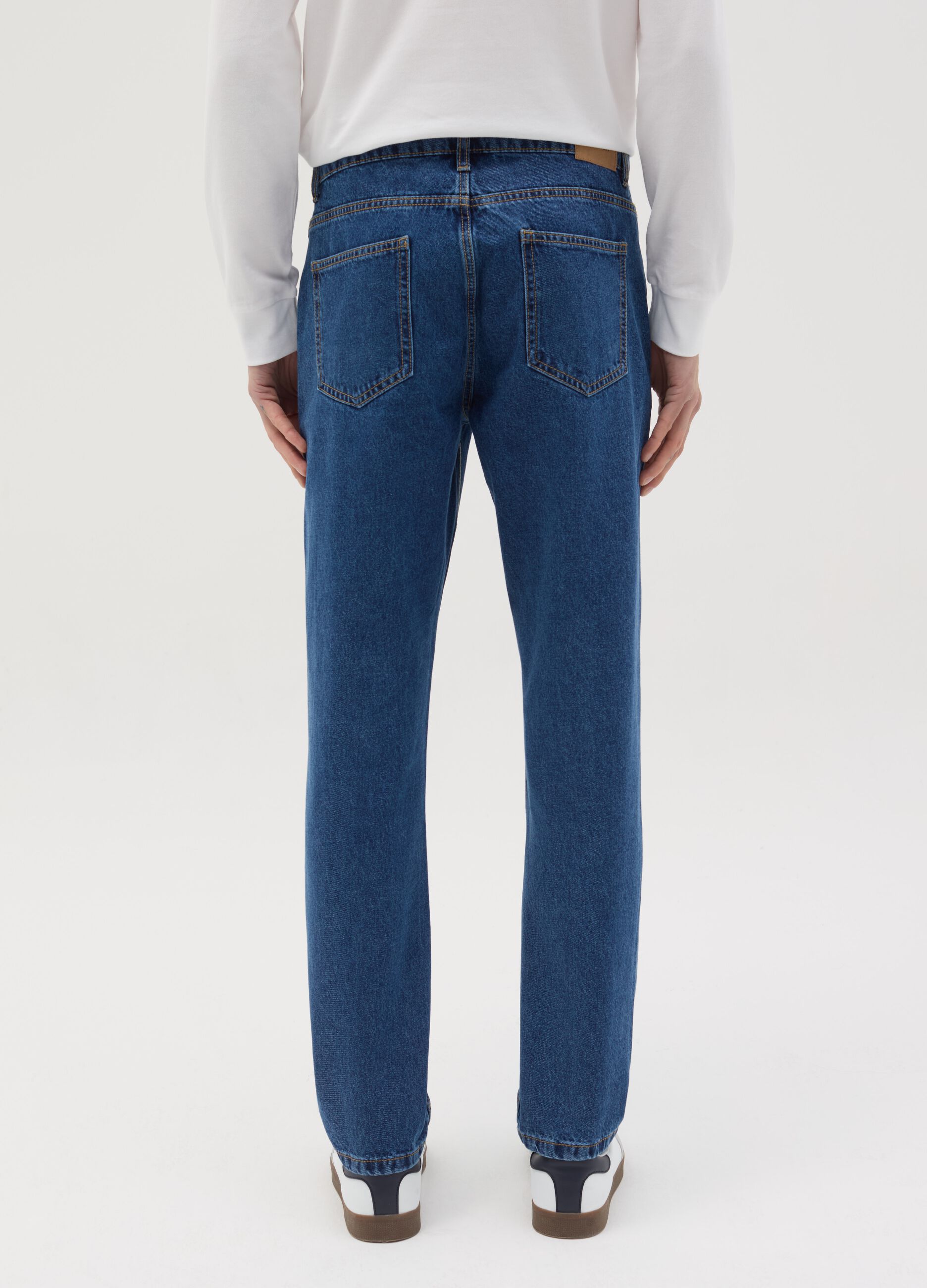 Slim-fit jeans with five pockets
