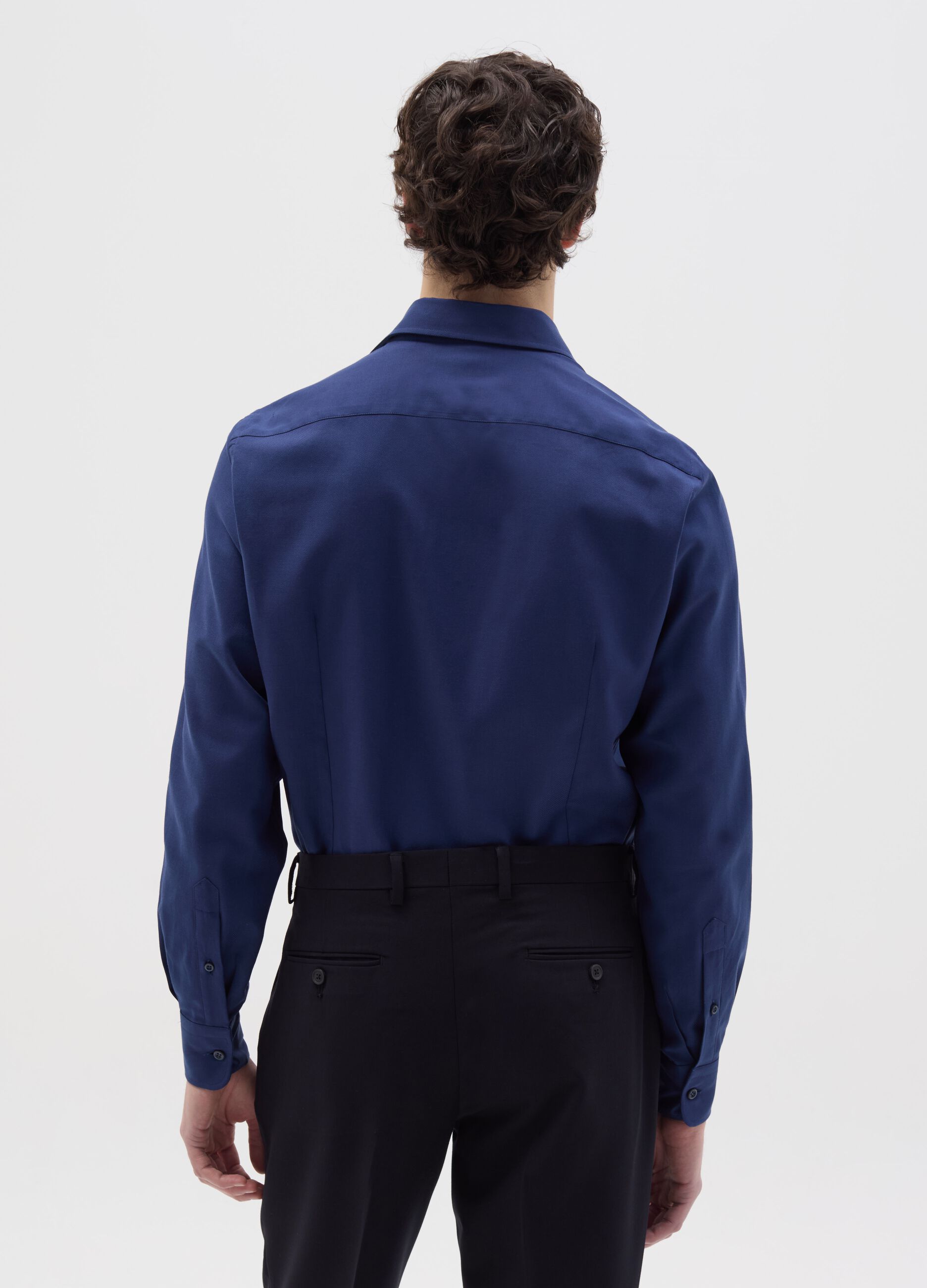 Slim-fit solid colour easy-iron shirt