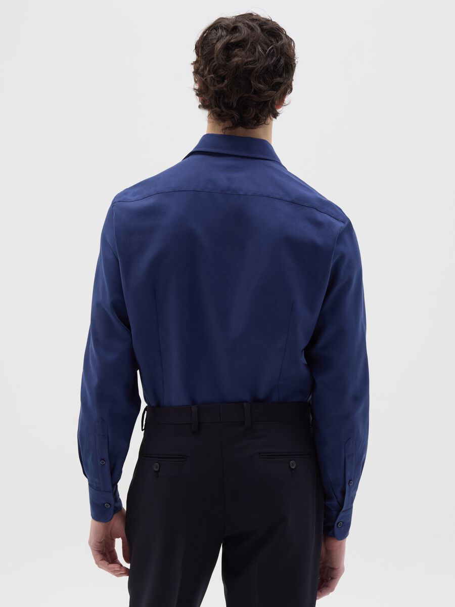 Slim-fit solid colour easy-iron shirt_3