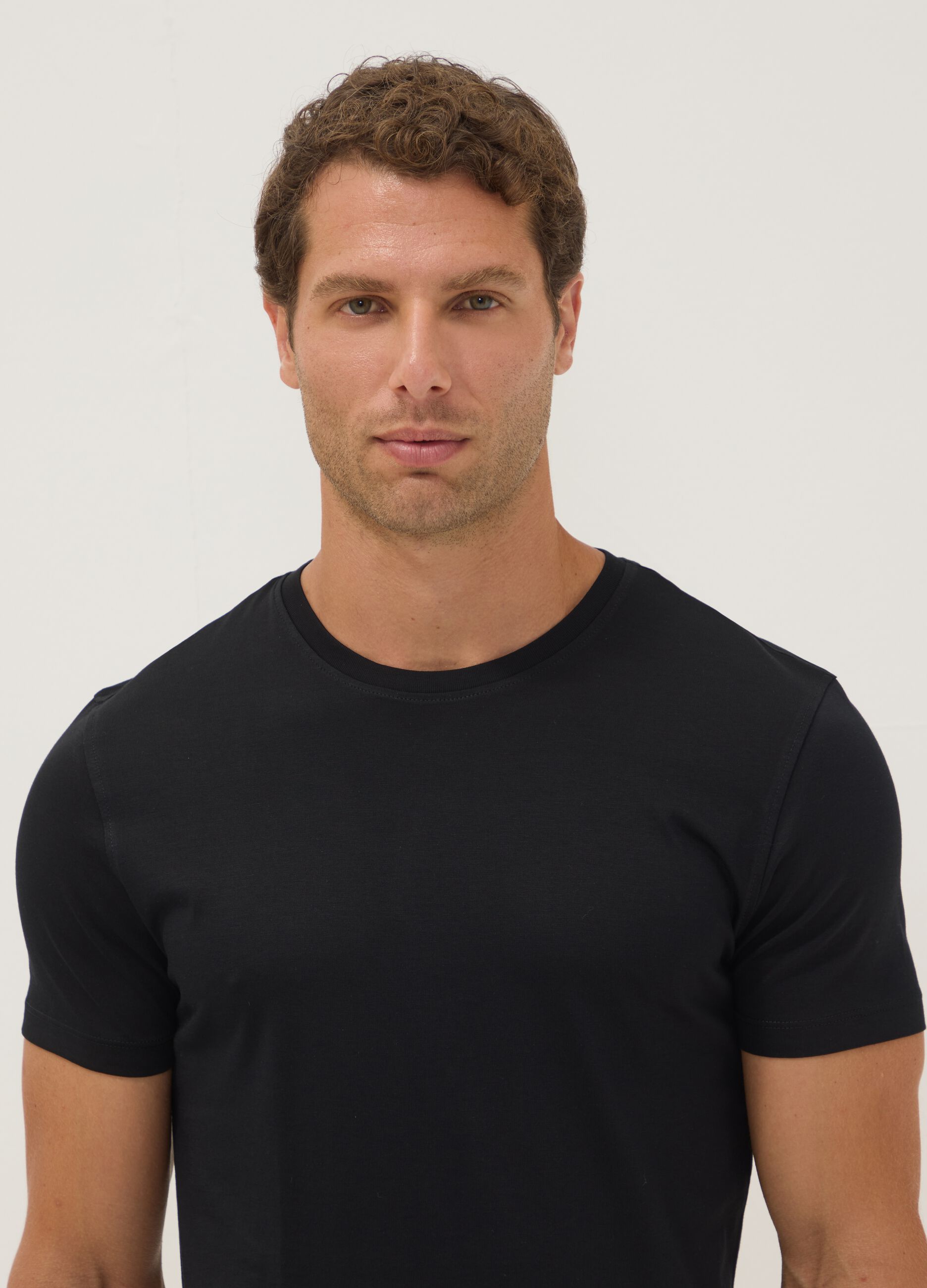 Black crew-neck T-shirt in pure Supima cotton, regular fit
