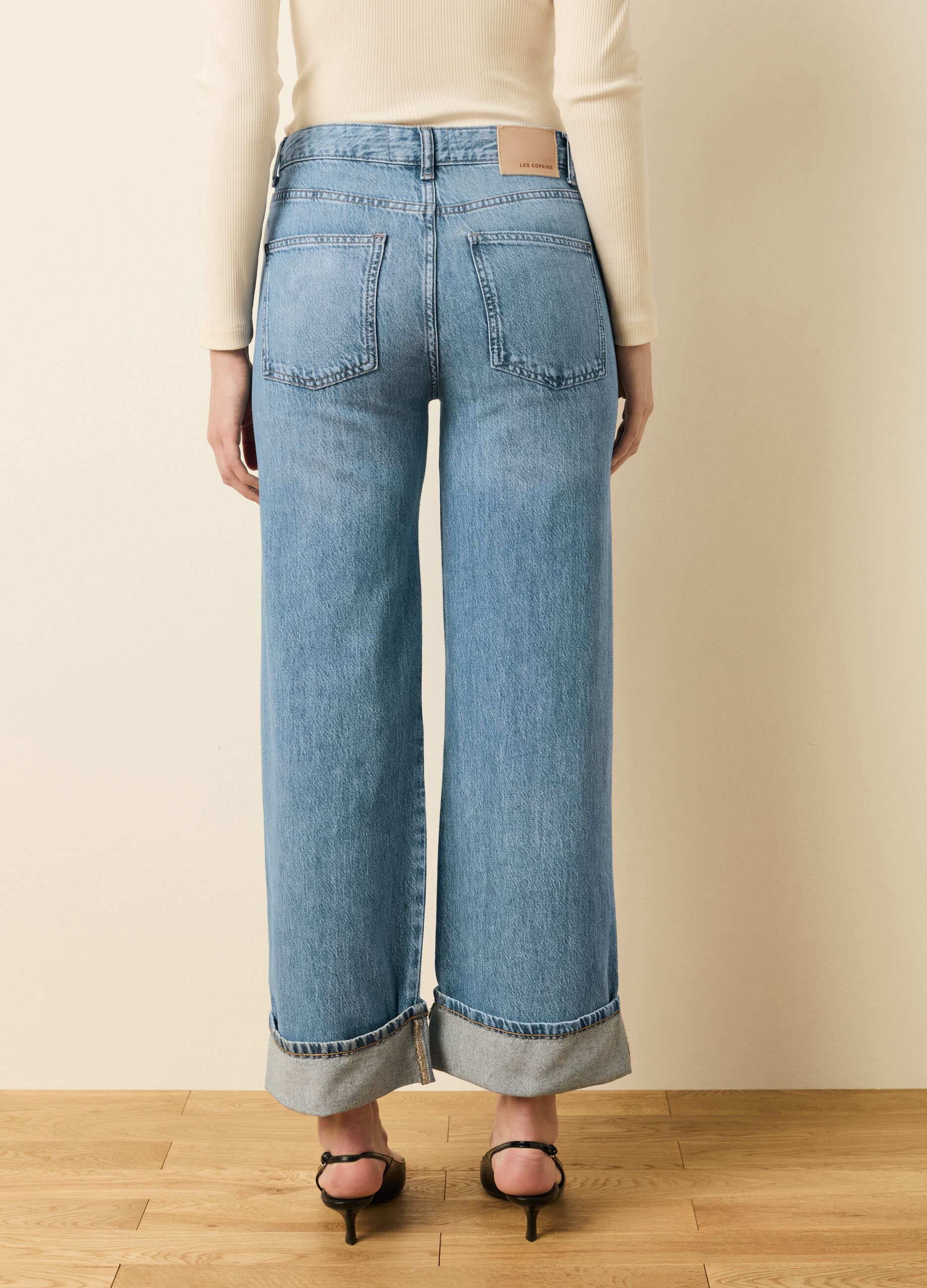 Wide-leg culotte jeans