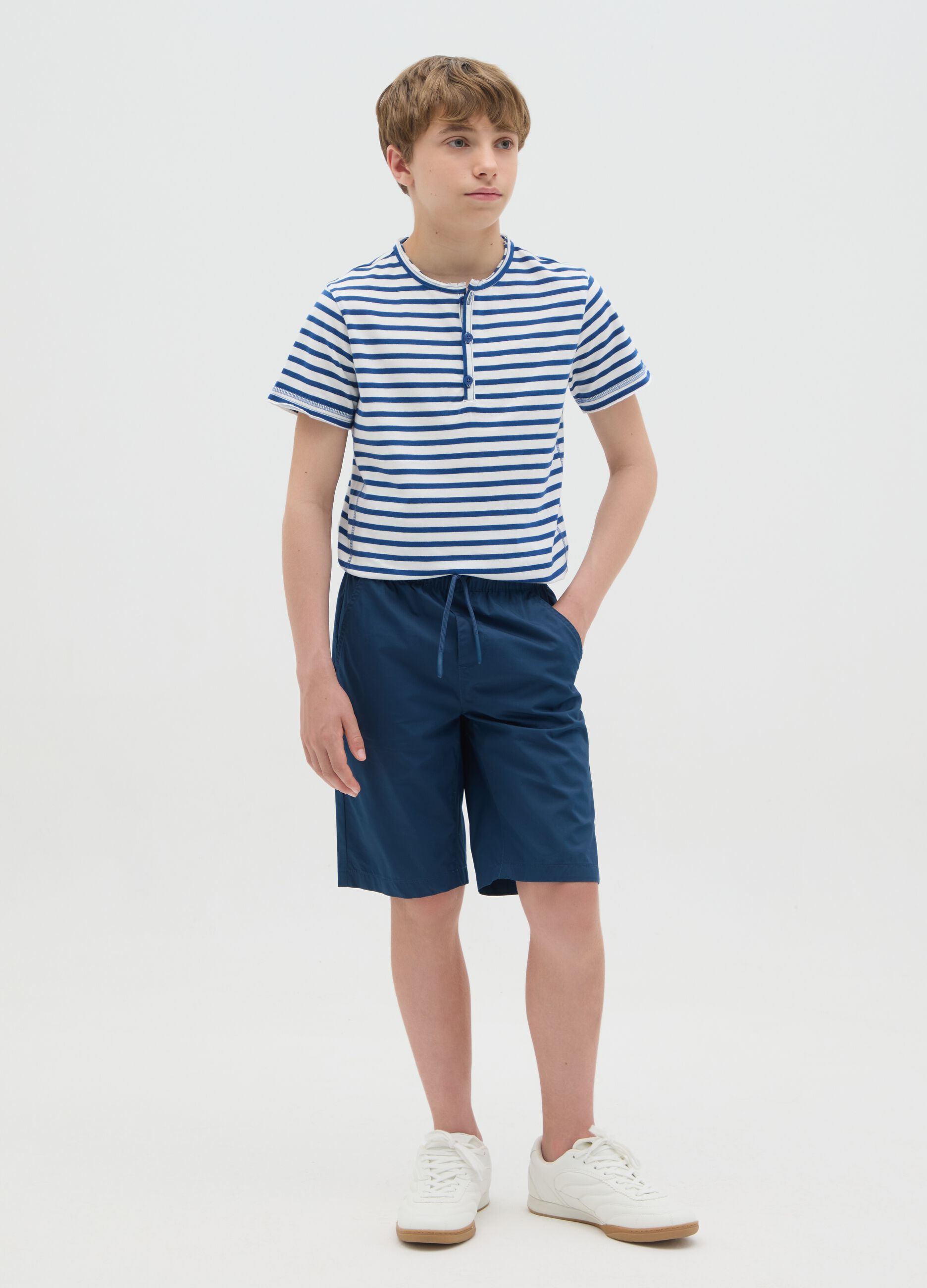 Shorts da ragazzo in puro cotone blu regular fit con coulisse