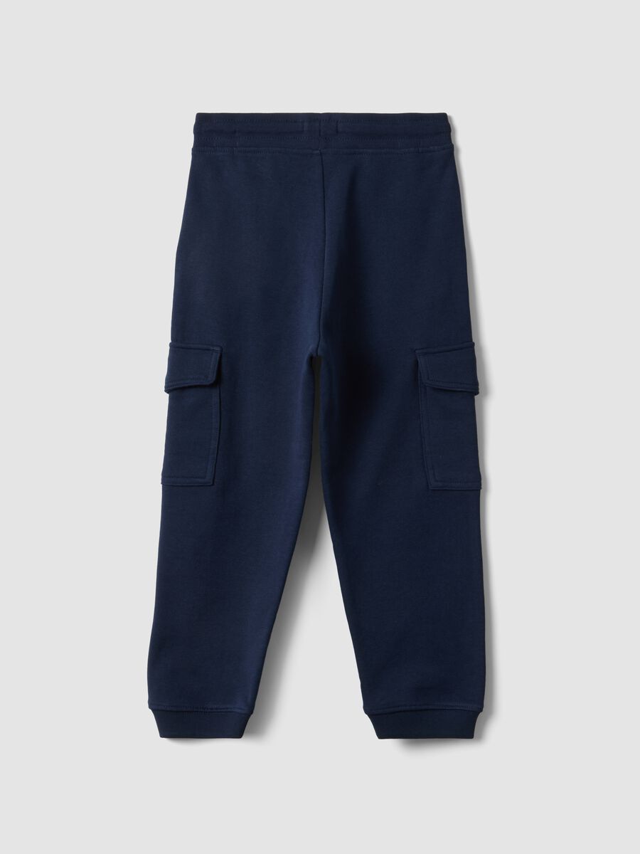 Pantaloni jogger blu in misto cotone con tasche cargo per bambino_1