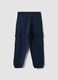 Pantaloni jogger blu in misto cotone con tasche cargo per bambino_1