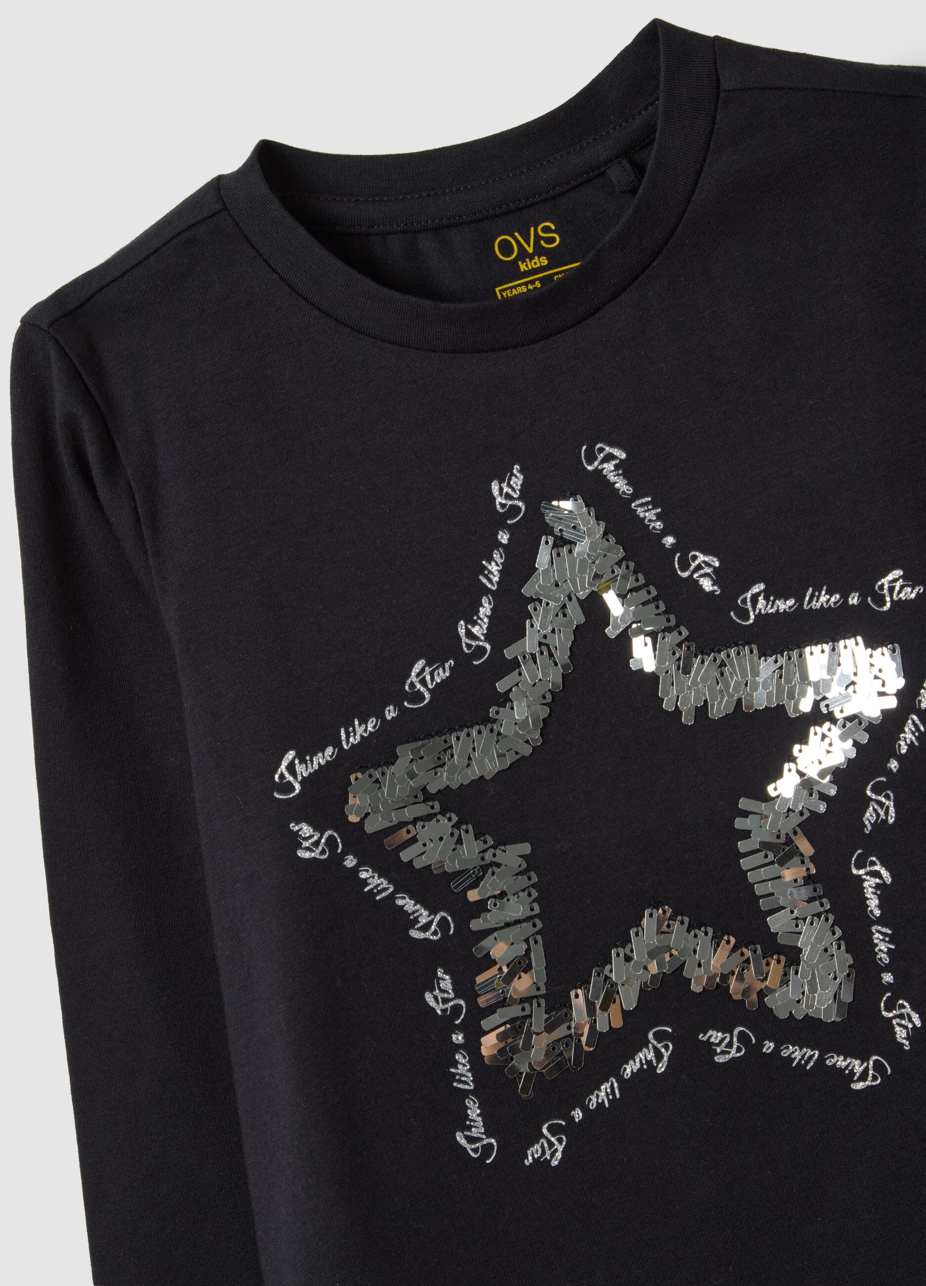Maglia da bambina in cotone elasticizzato nero regular fit con stella