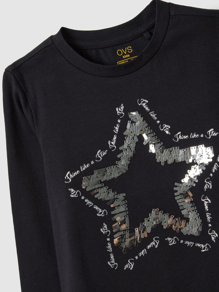 Maglia da bambina in cotone elasticizzato nero regular fit con stella_2