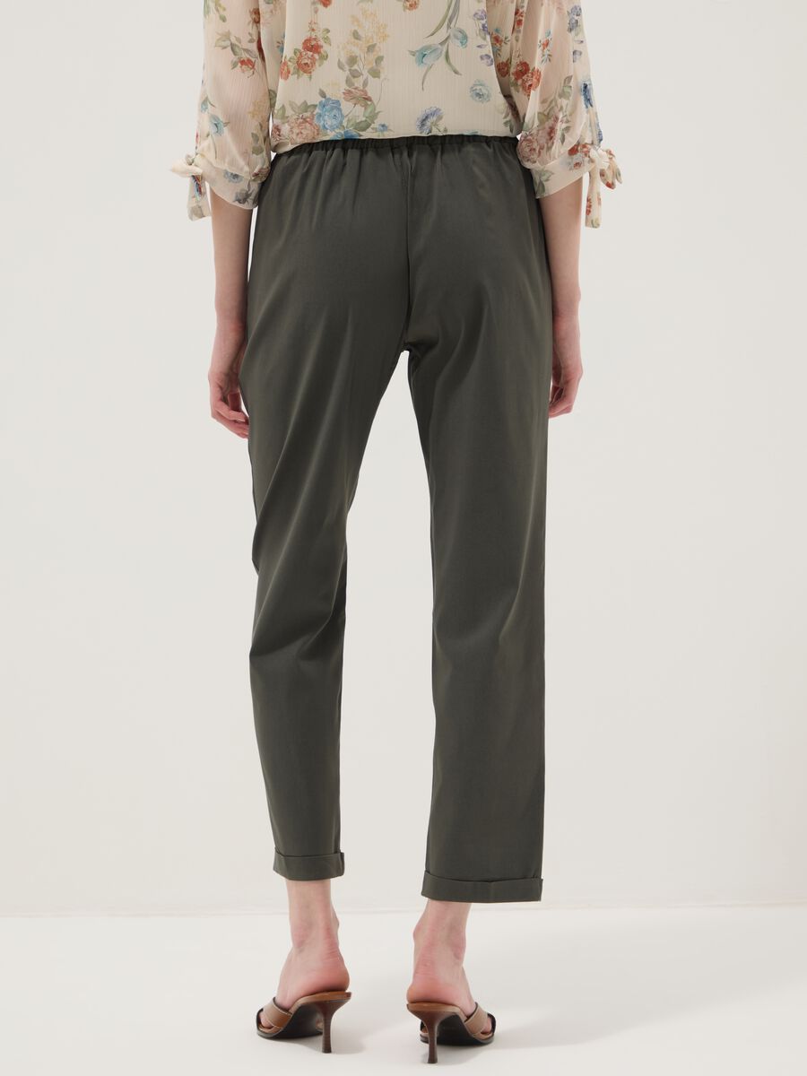 Green regular-fit stretch viscose trousers_2