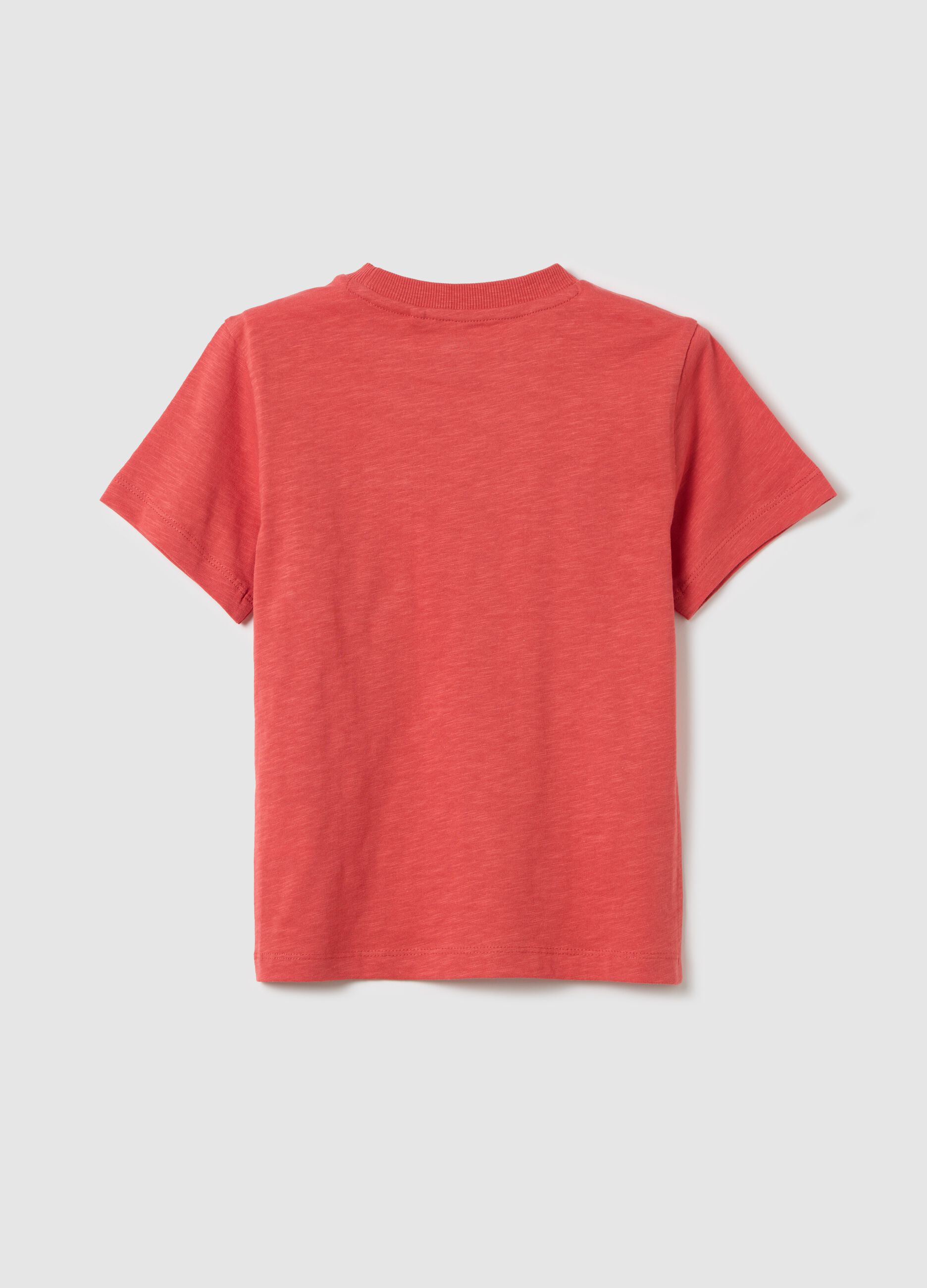 Red T-shirt in organic cotton with pocket