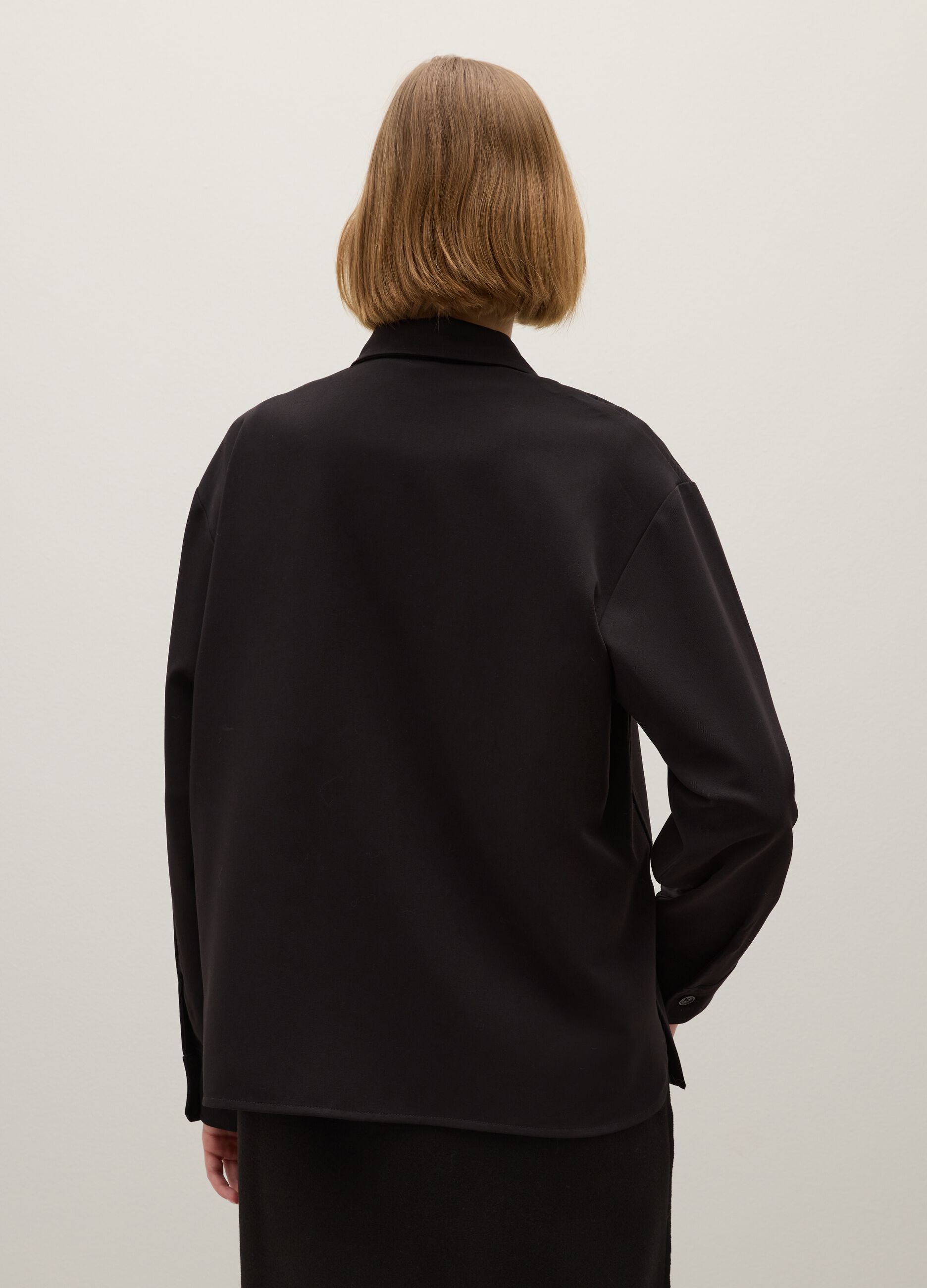 Black long-sleeve regular fit shirt