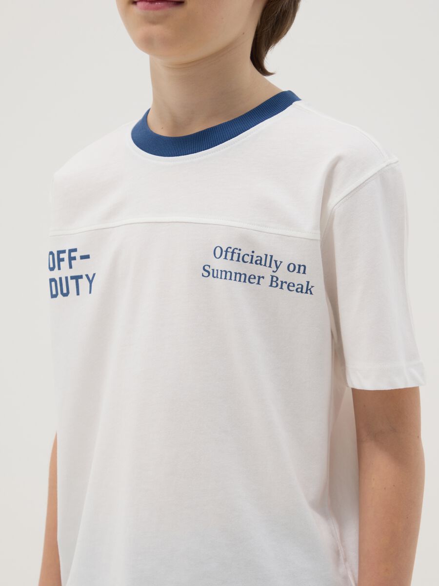 Boys' pure white cotton T-shirt relaxed fit with blue collar_1