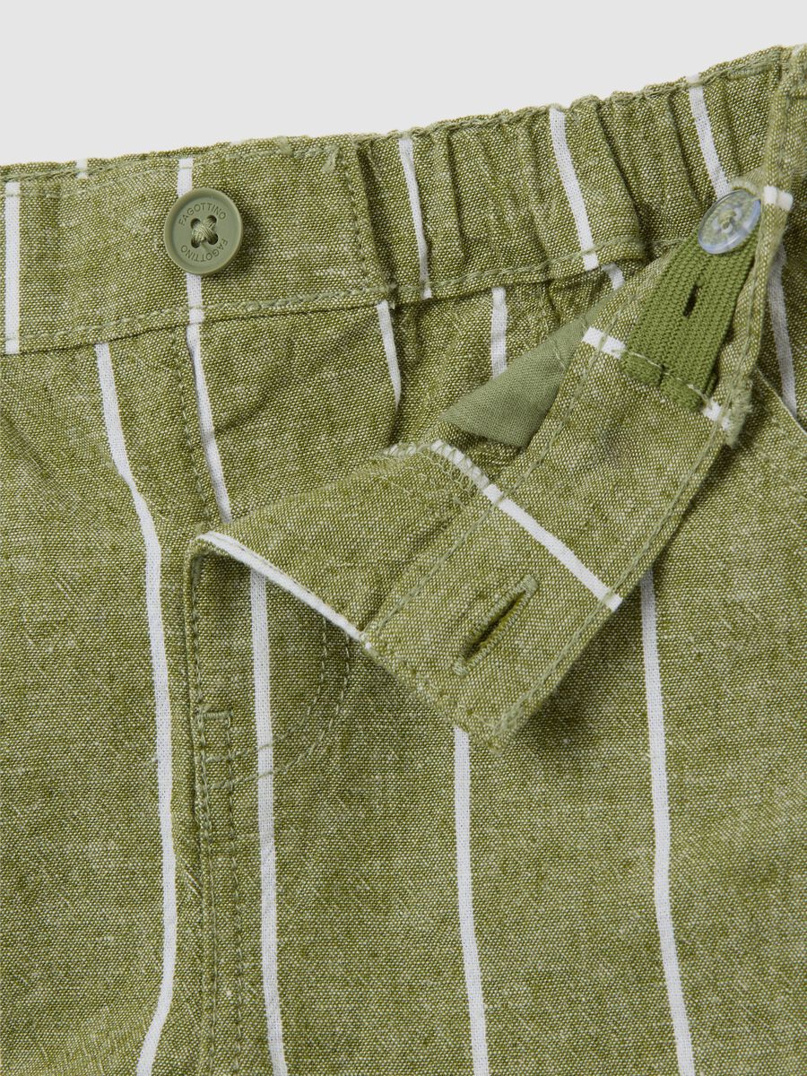 Children's set in white and green regular fit linen and cotton blend with striped shorts_2